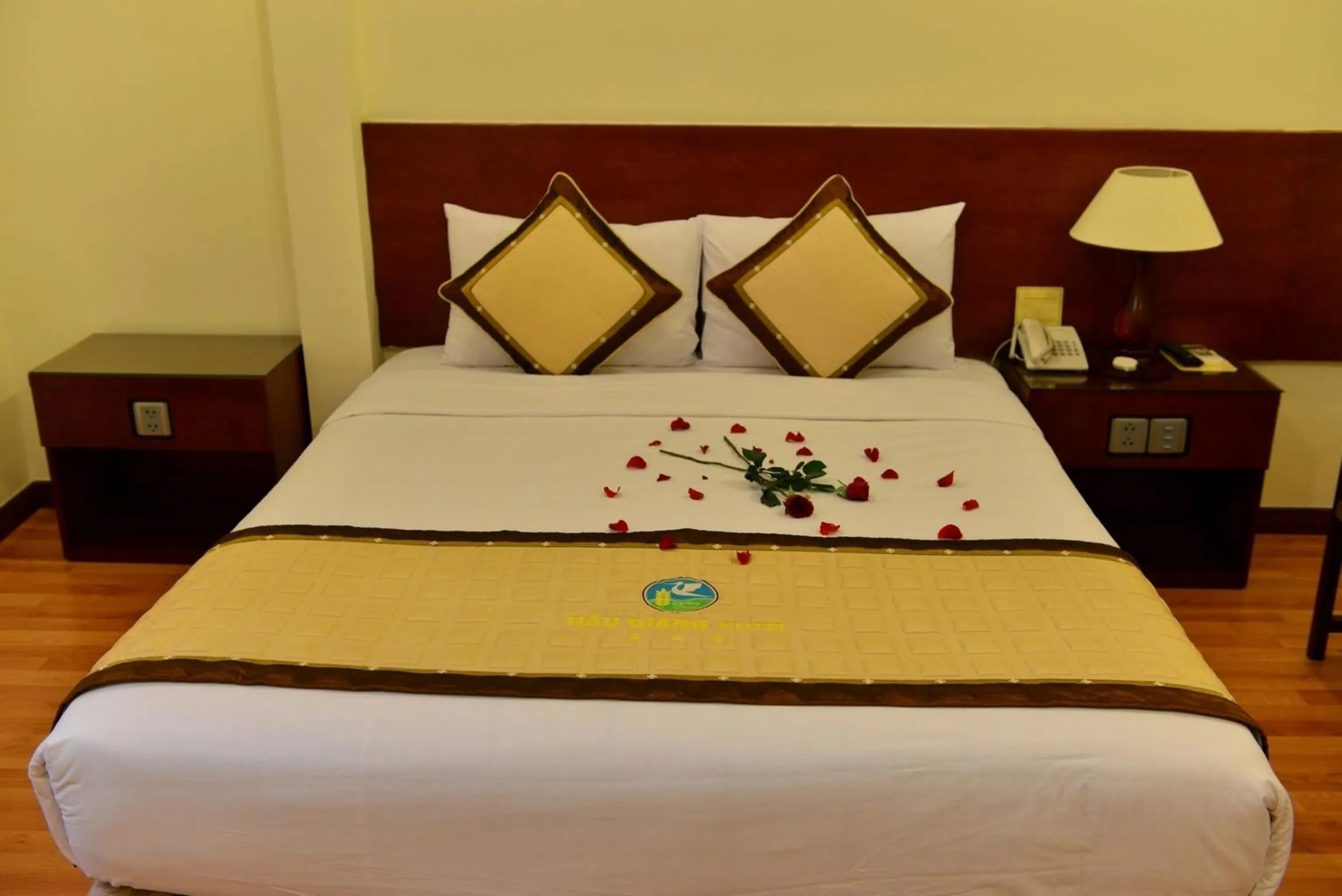 bunk bed, Bed in Hau Giang Hotel