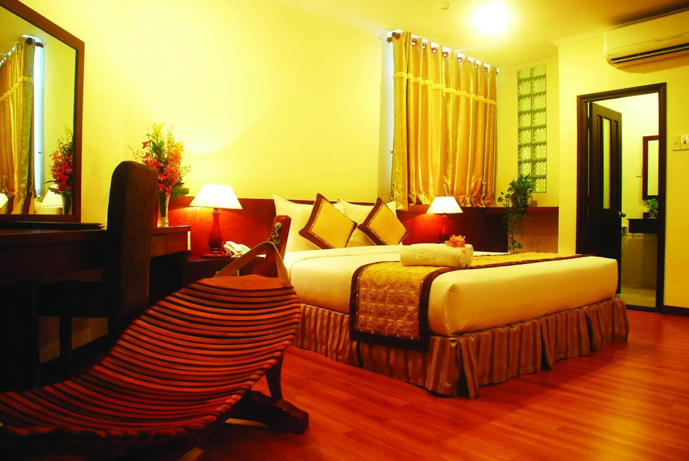 bunk bed, Bed in Hau Giang Hotel