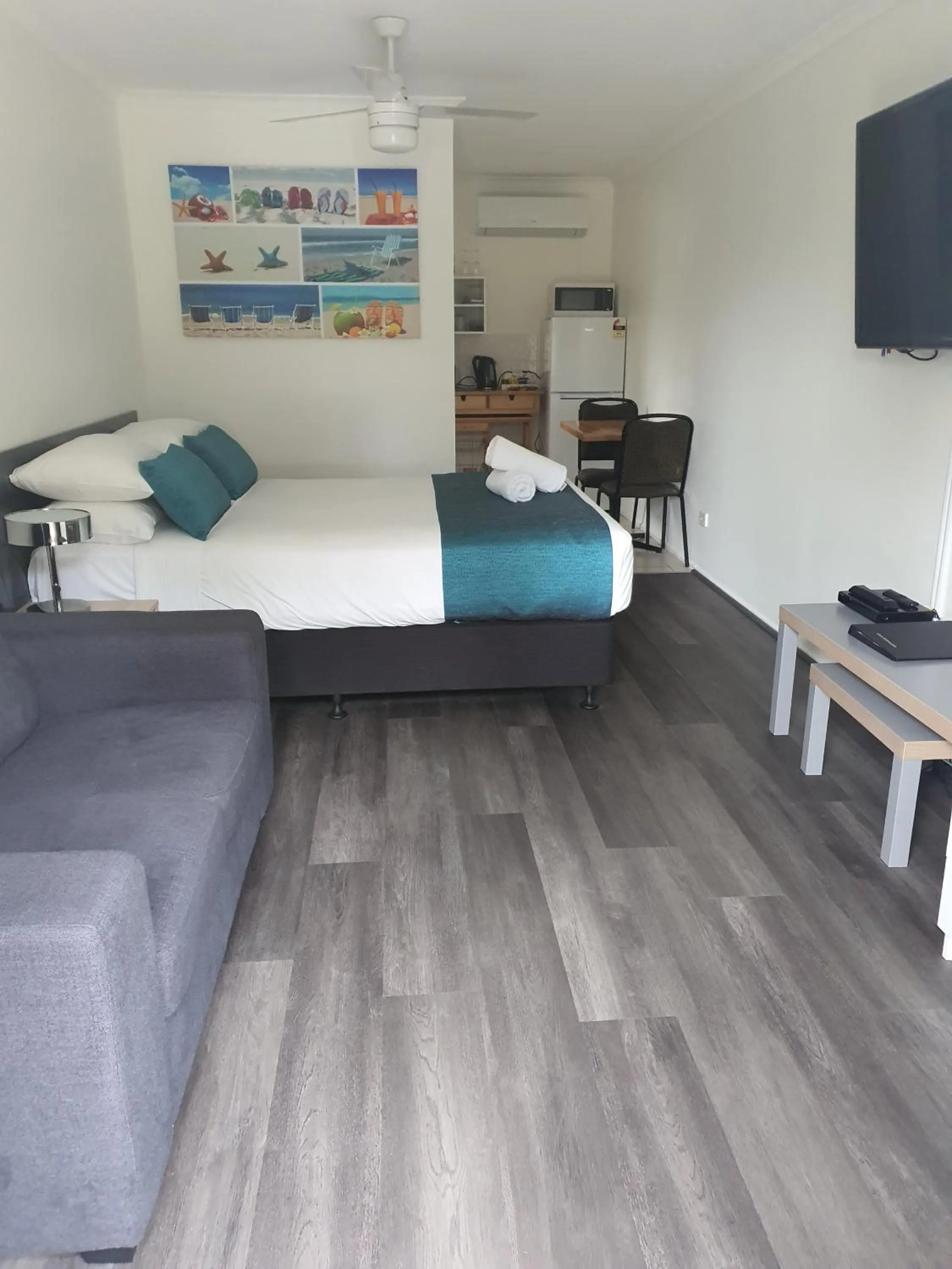 Bed in Beerwah Motor Lodge