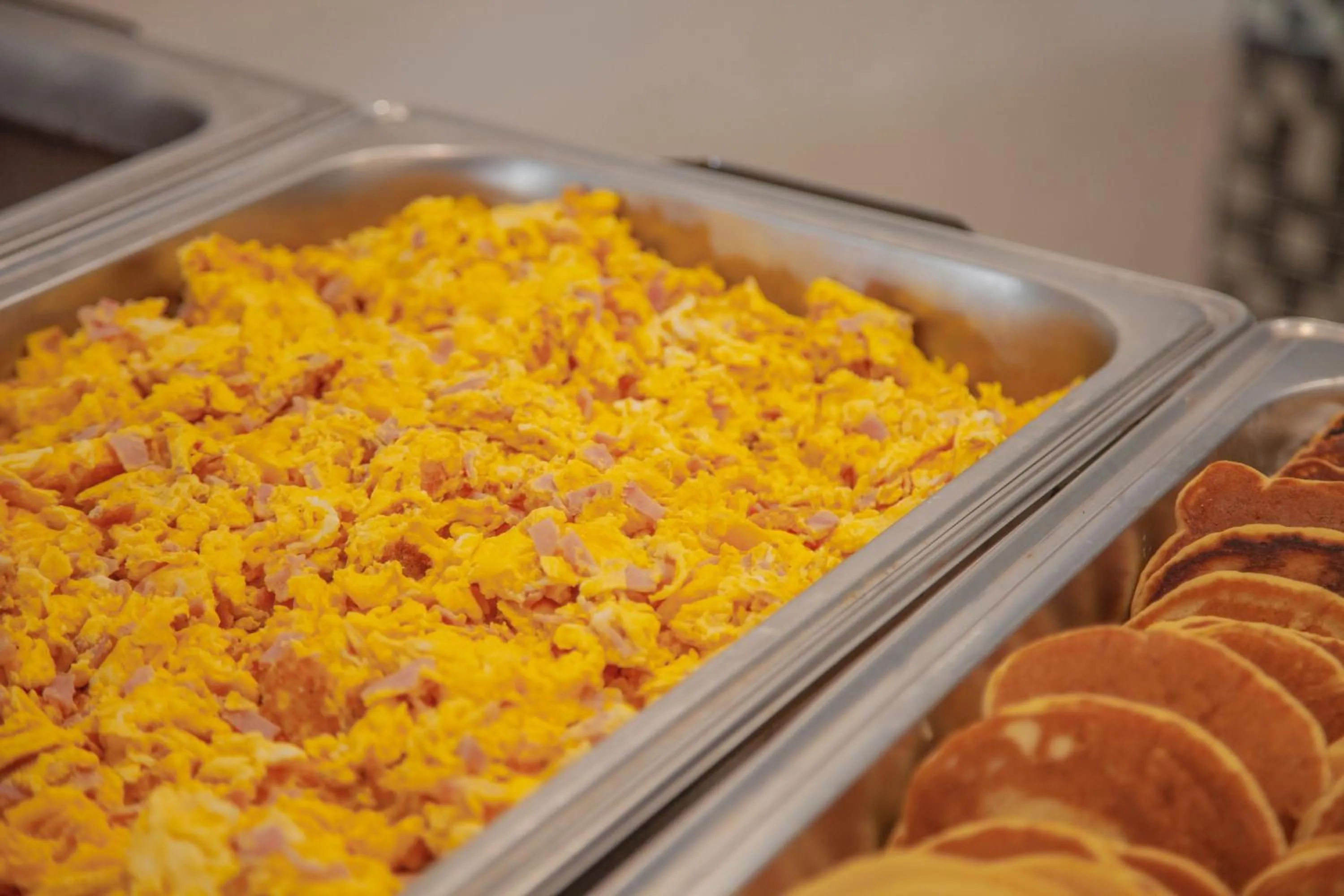 Buffet breakfast in Mayev Express