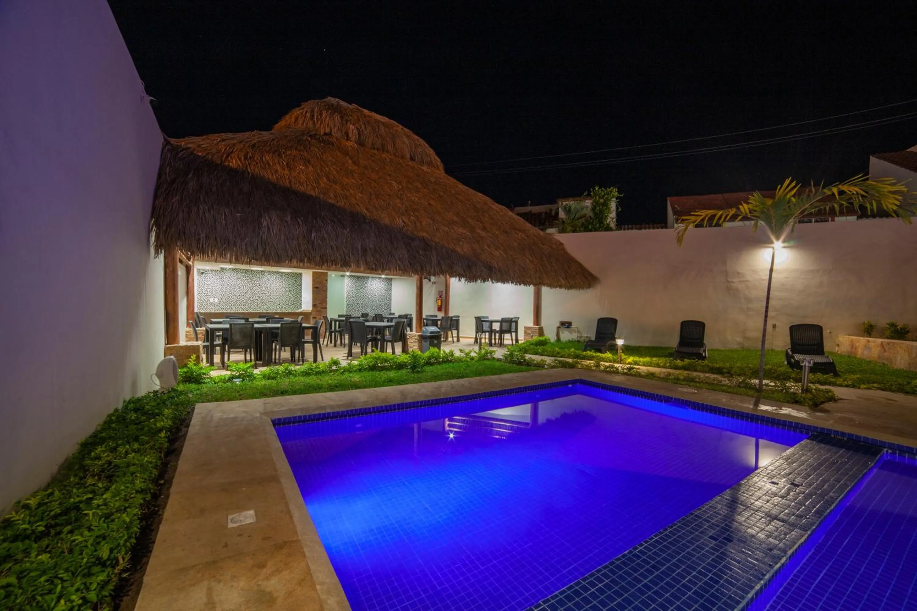 Restaurant/places to eat in Mayev Express