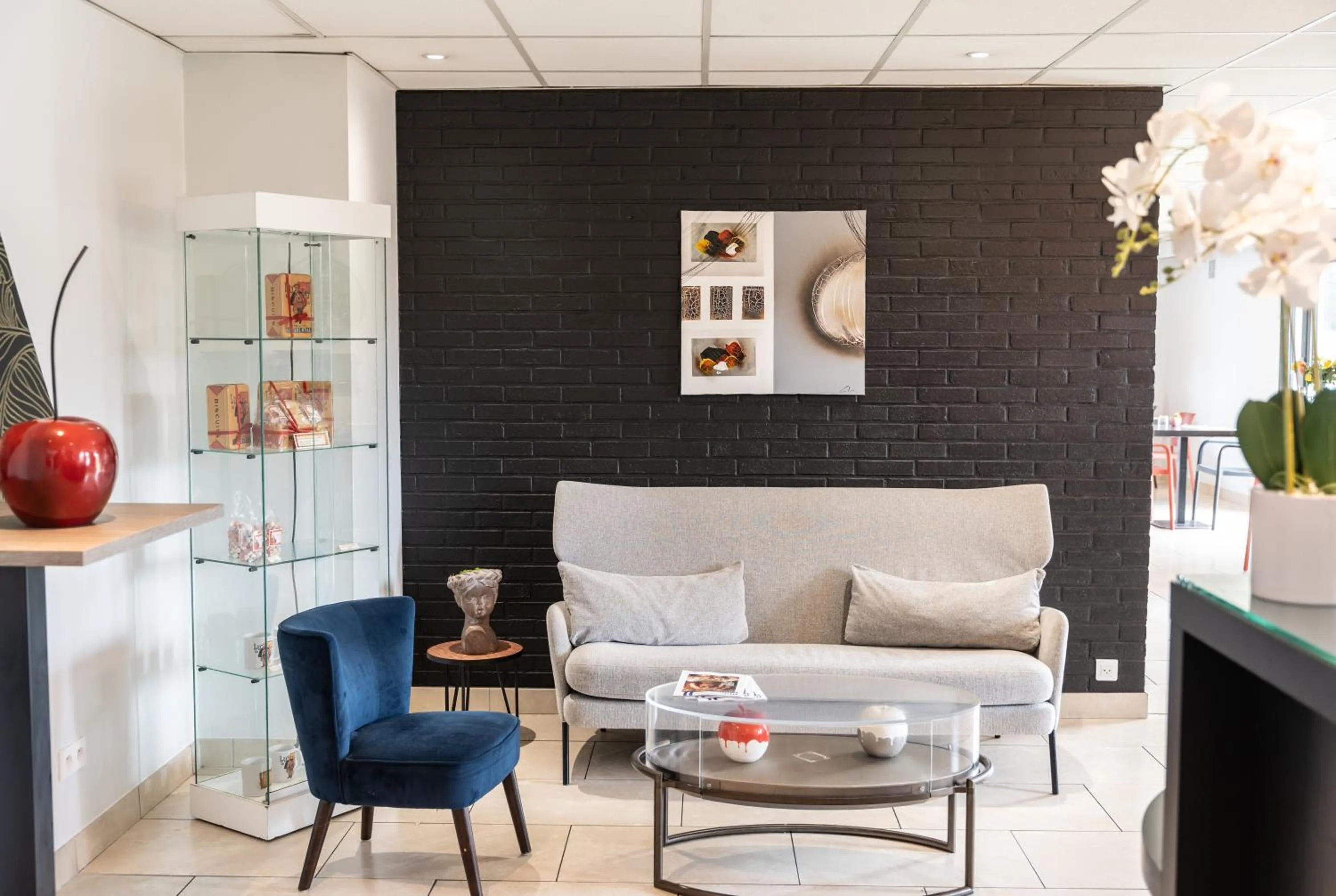 Lobby or reception in Hôtel Inn Design Resto Novo Carquefou