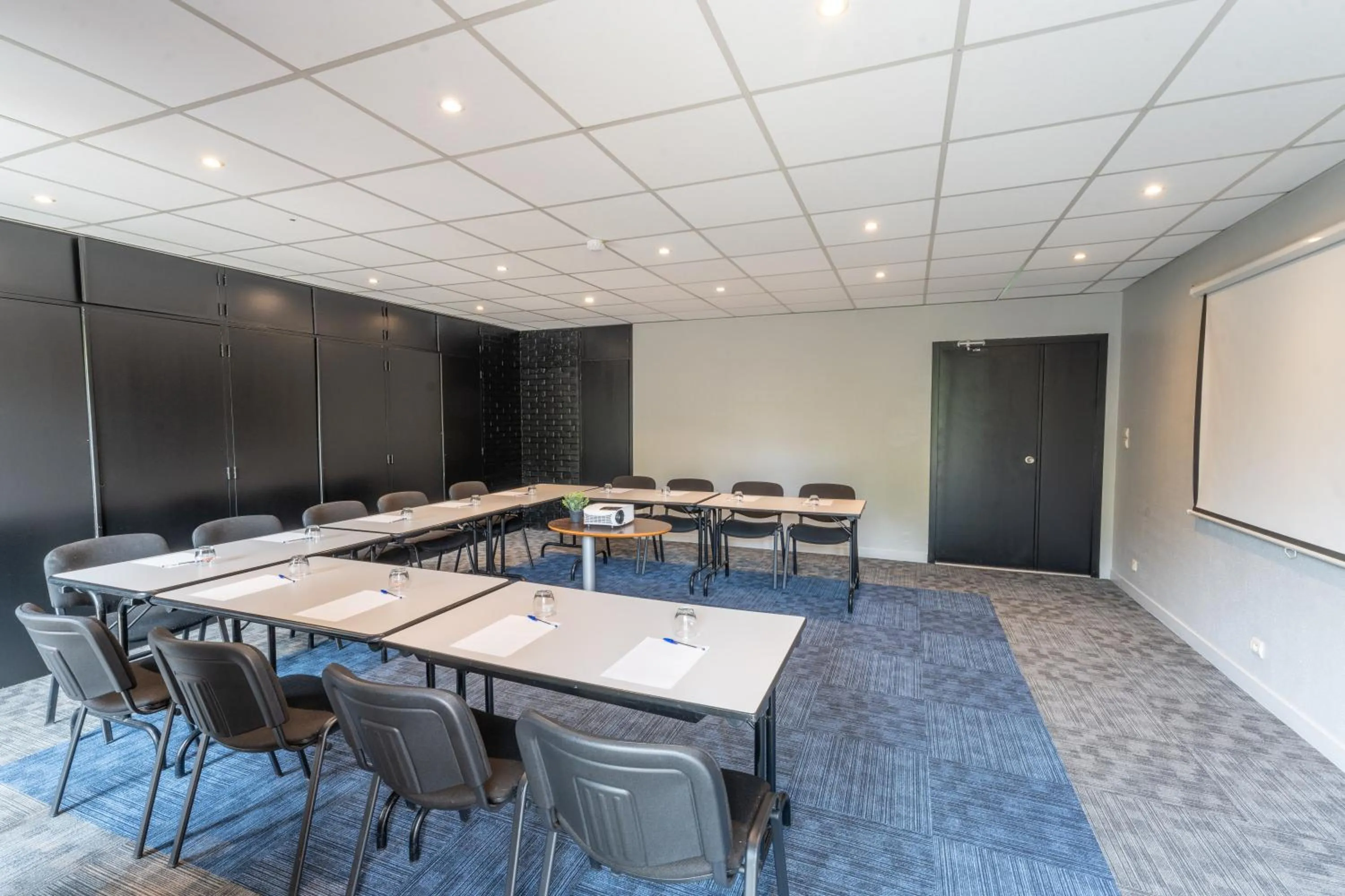 Meeting/conference room in Hôtel Inn Design Resto Novo Carquefou