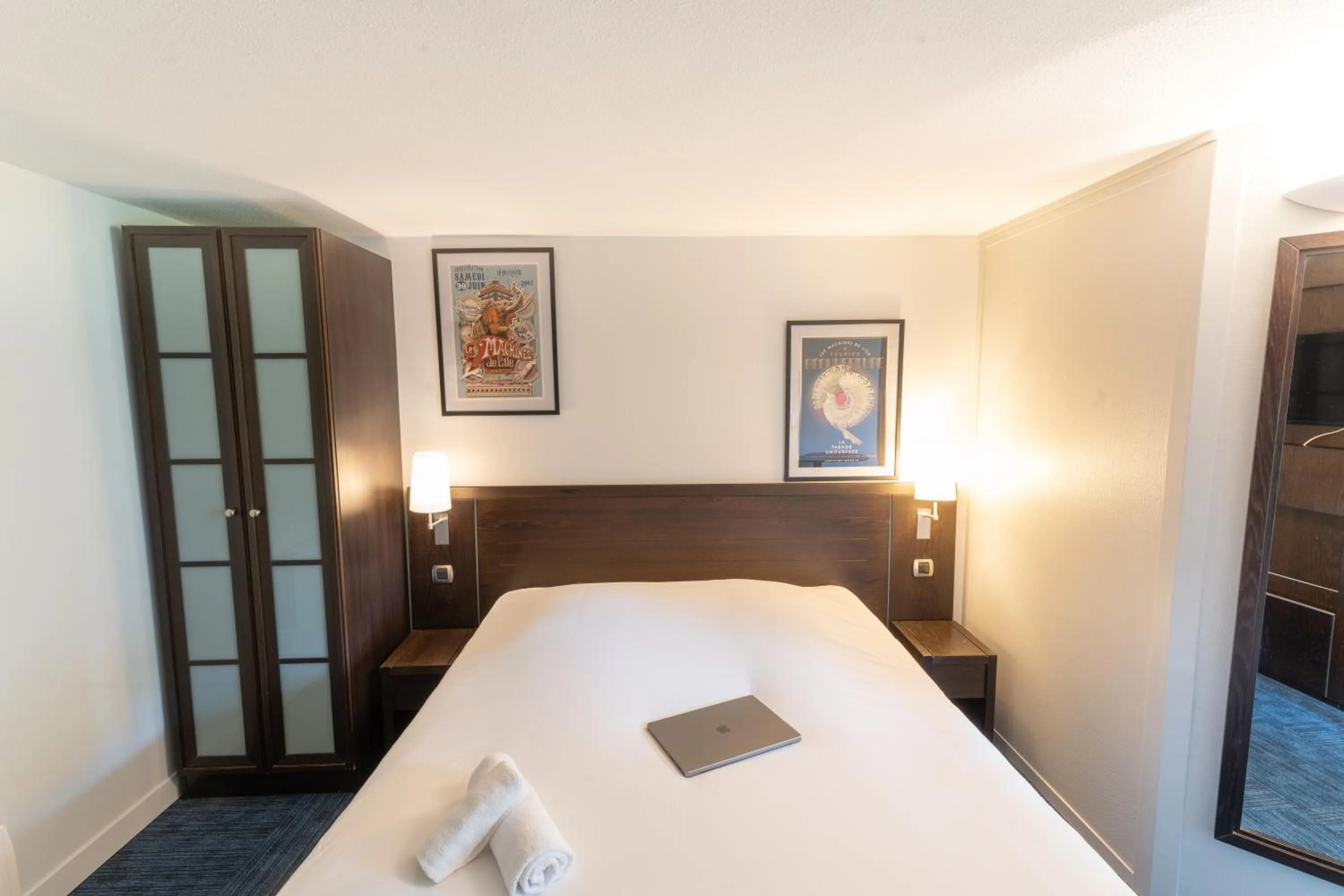 Bed in Hôtel Inn Design Resto Novo Carquefou