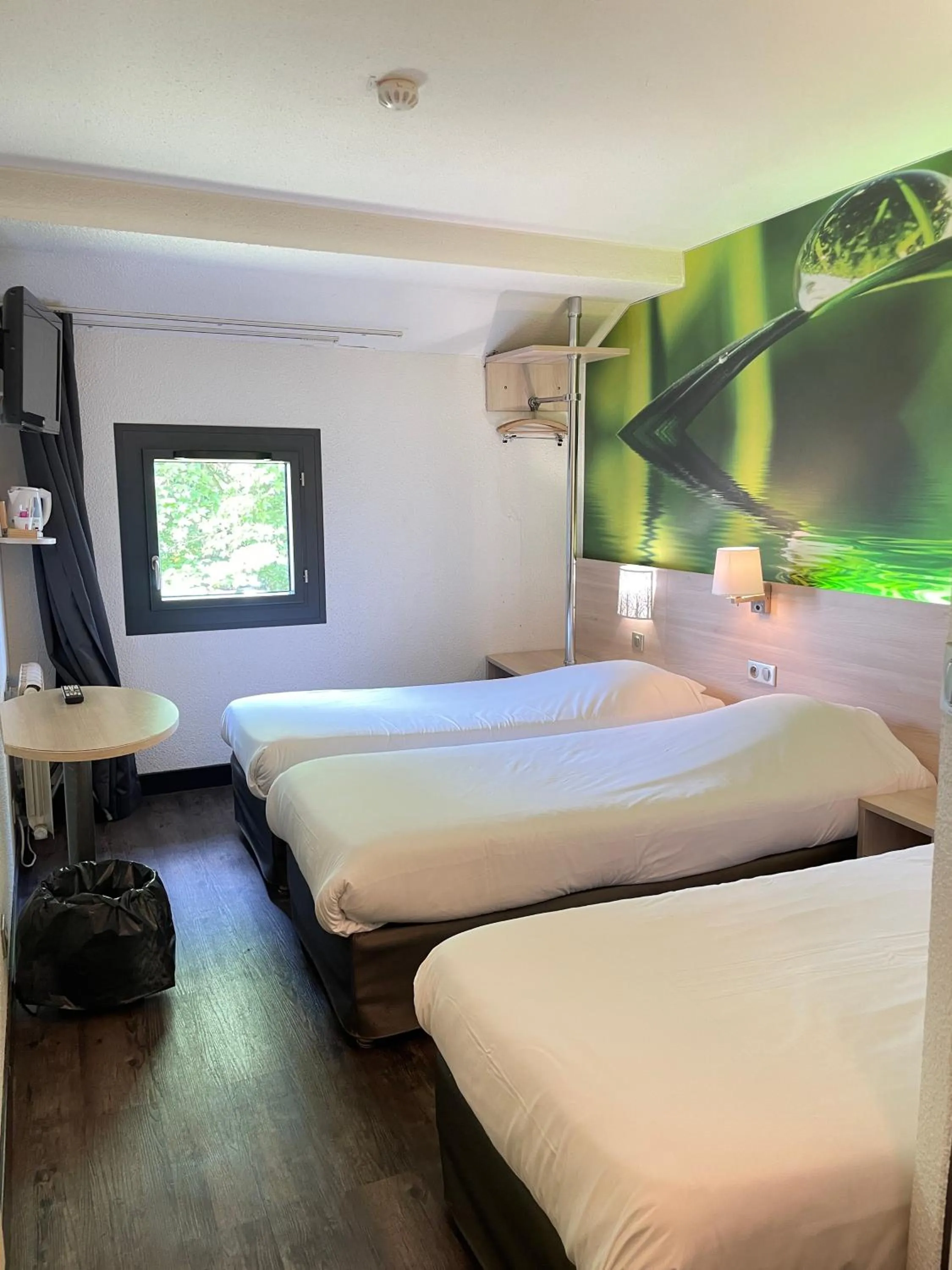 Bed in Hôtel Inn Design Resto Novo Montargis