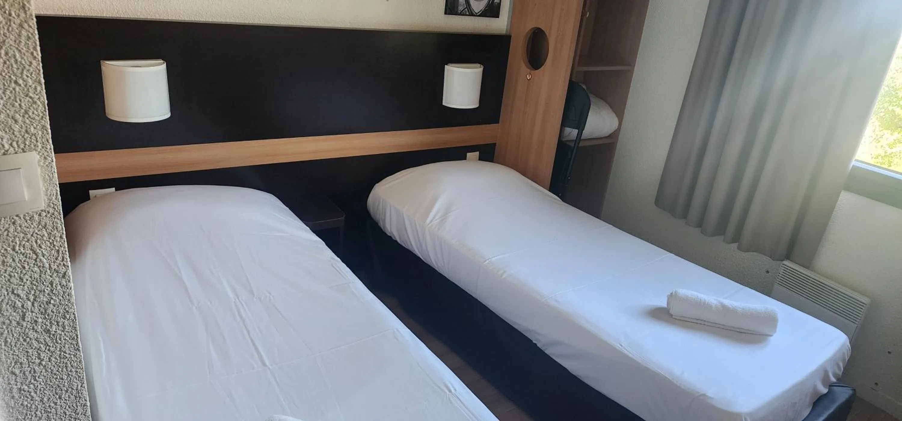 Bed in Hôtel Inn Design Resto Novo Chartres