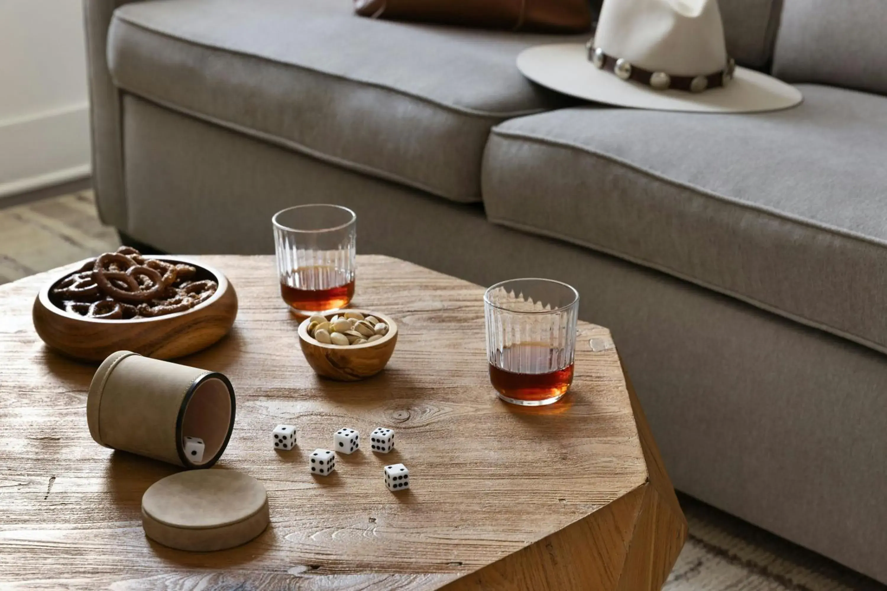 One-Bedroom Apartment with Queen and Sofa Bed in Sonder by Marriott Bonvoy Dovetail Apartments Downtown One-Bedroom Apartment with Queen and Sofa Bed in Sonder by Marriott Bonvoy Dovetail Apartments Downtown