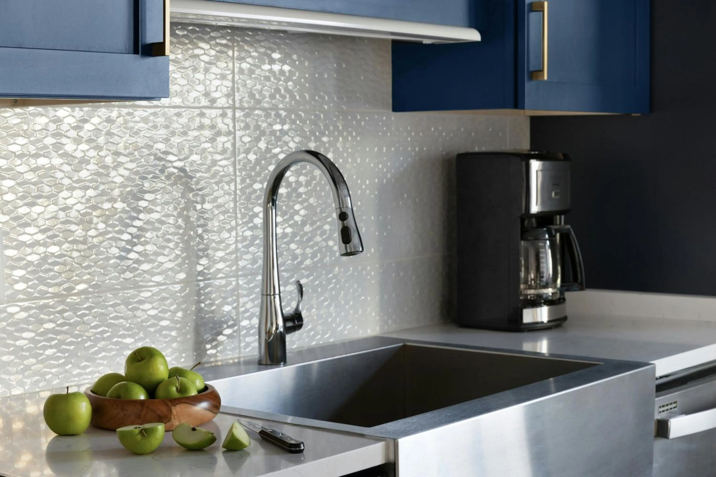 Kitchen or kitchenette in Sonder by Marriott Bonvoy Dovetail Apartments Downtown