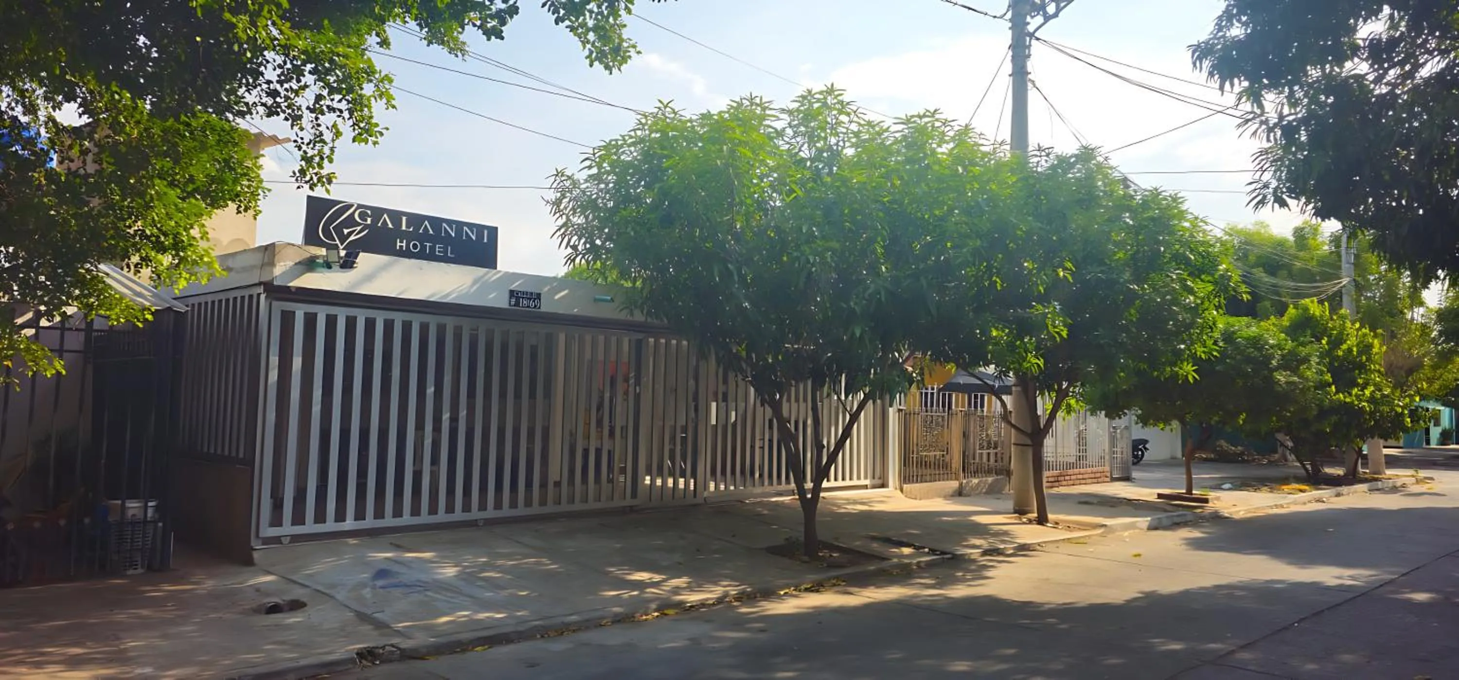 Property building in Apartaestudios Galanni