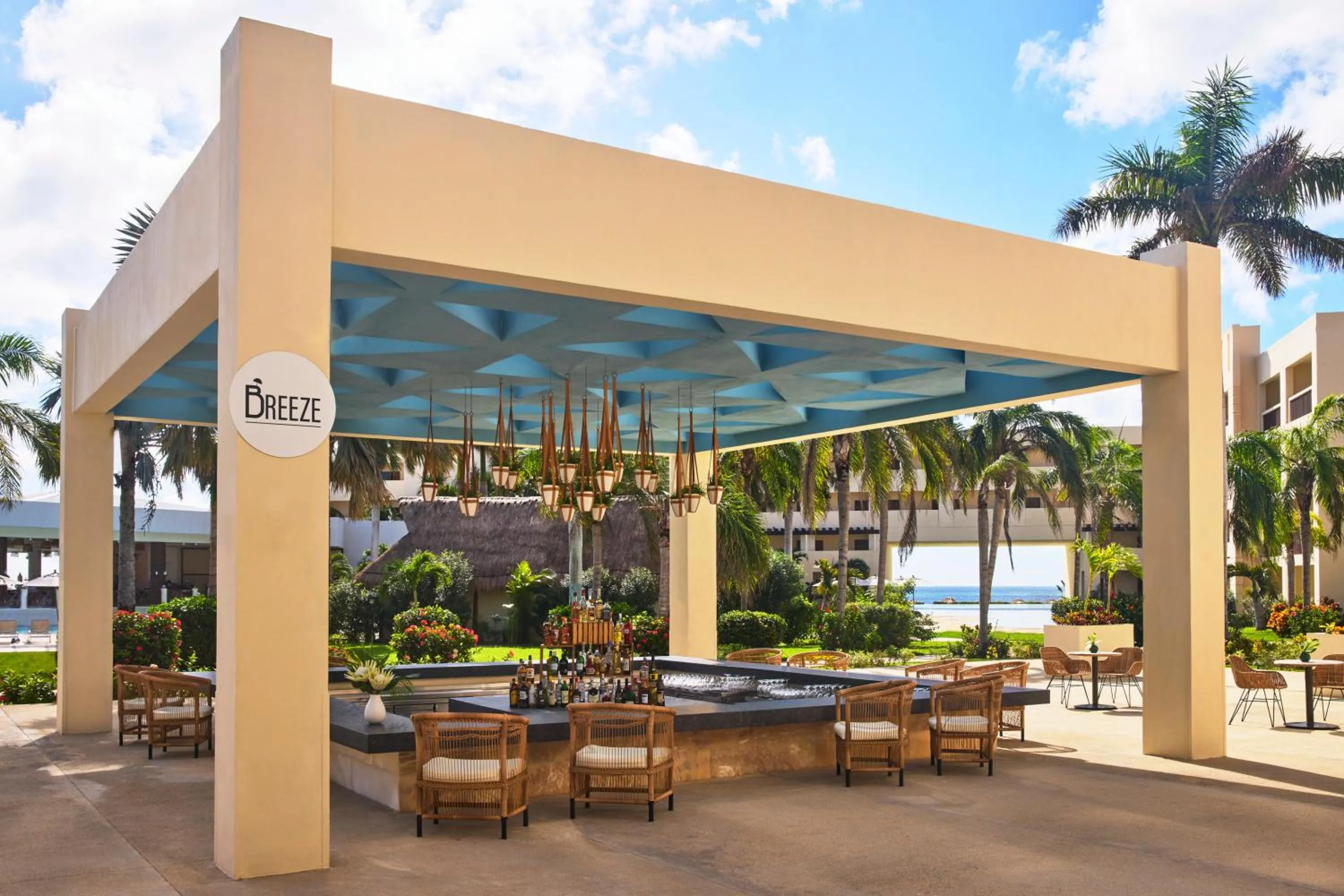 Lounge or bar in Dreams Puerto Morelos Resort & Spa - All Inclusive