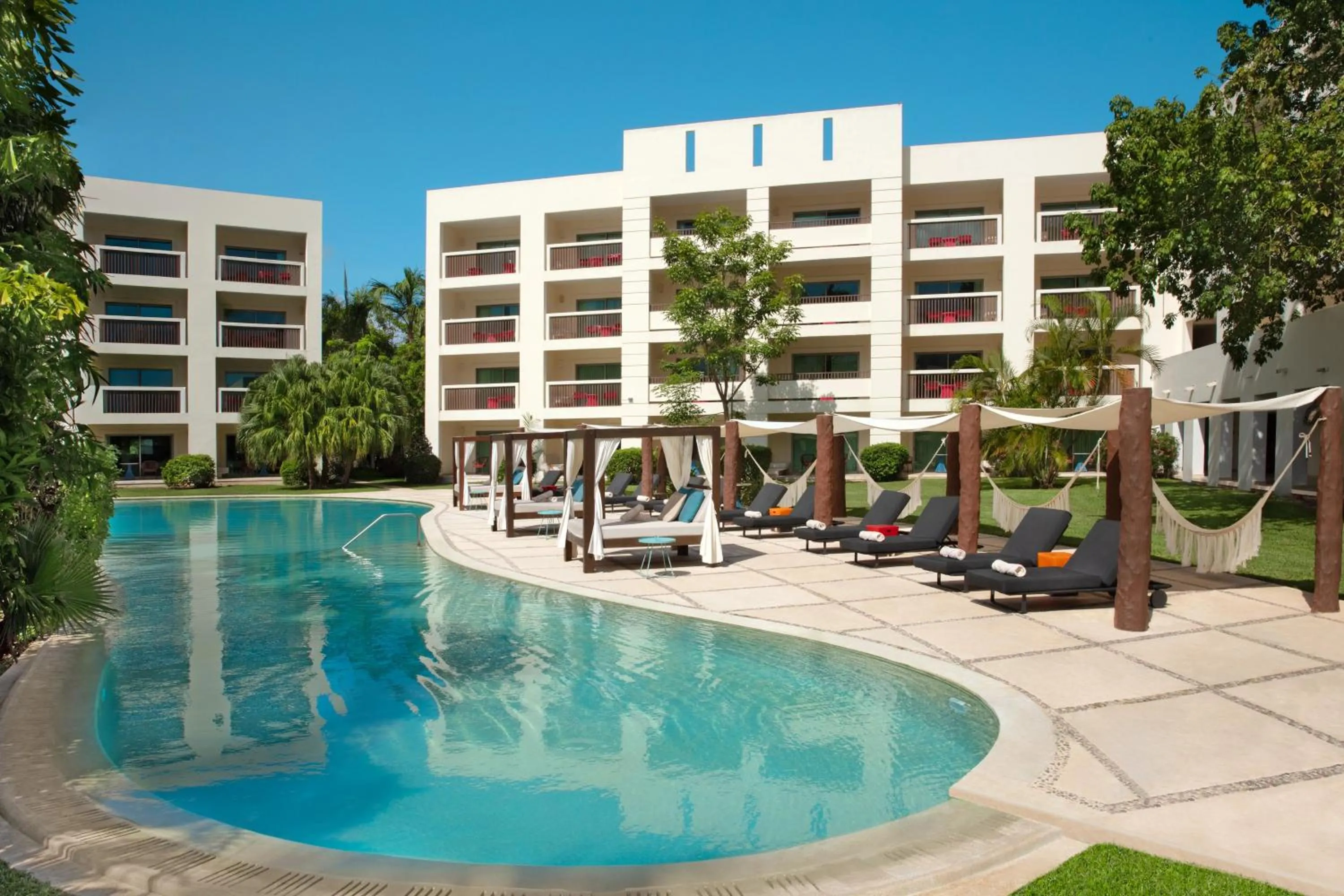 Swimming pool in Dreams Puerto Morelos Resort & Spa - All Inclusive