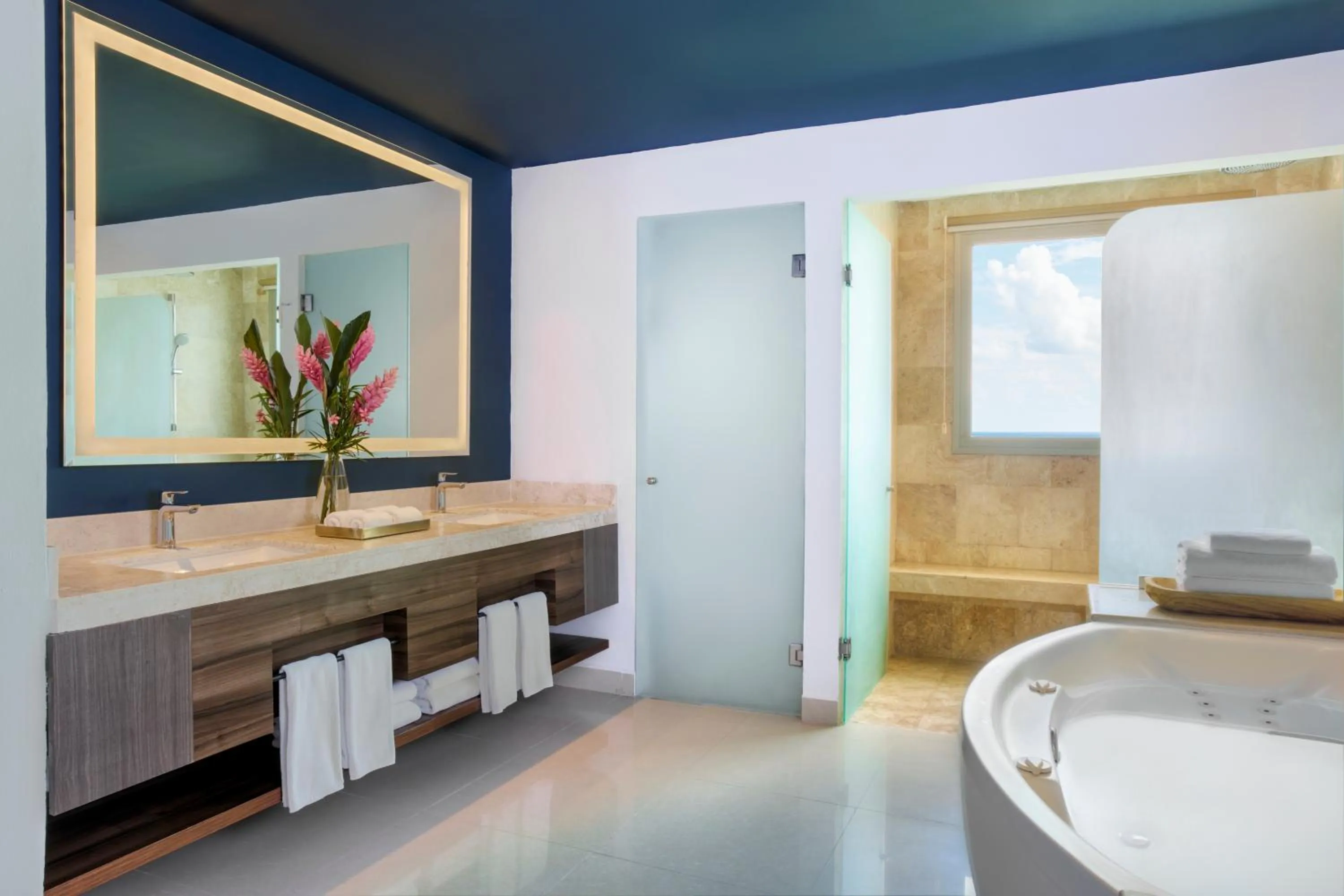 Bathroom in Dreams Puerto Morelos Resort & Spa - All Inclusive