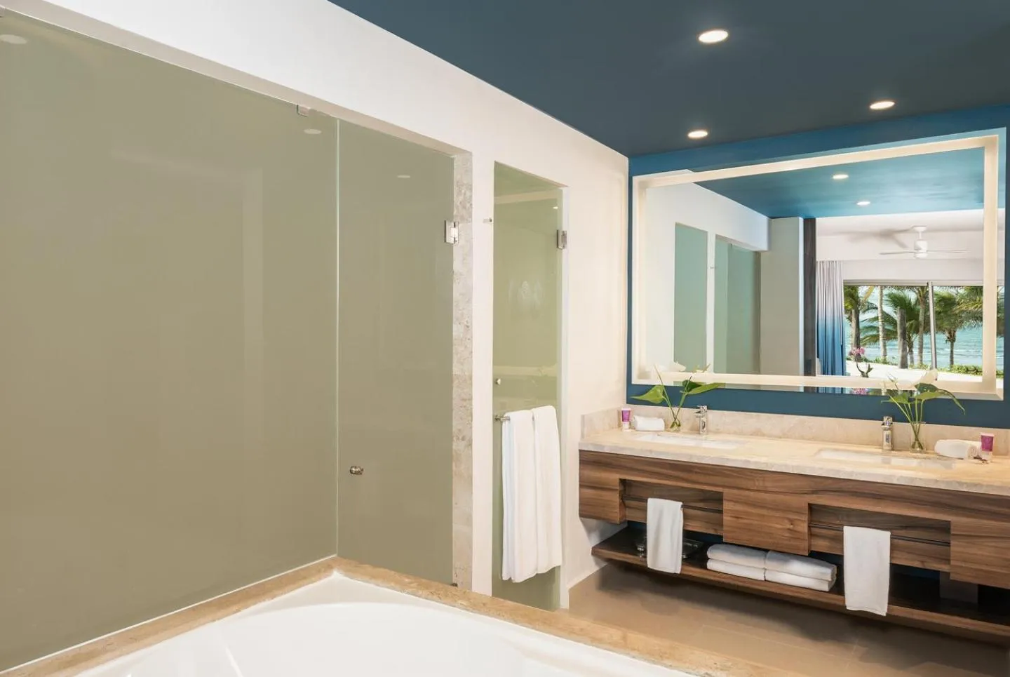 Bathroom in Dreams Puerto Morelos Resort & Spa - All Inclusive