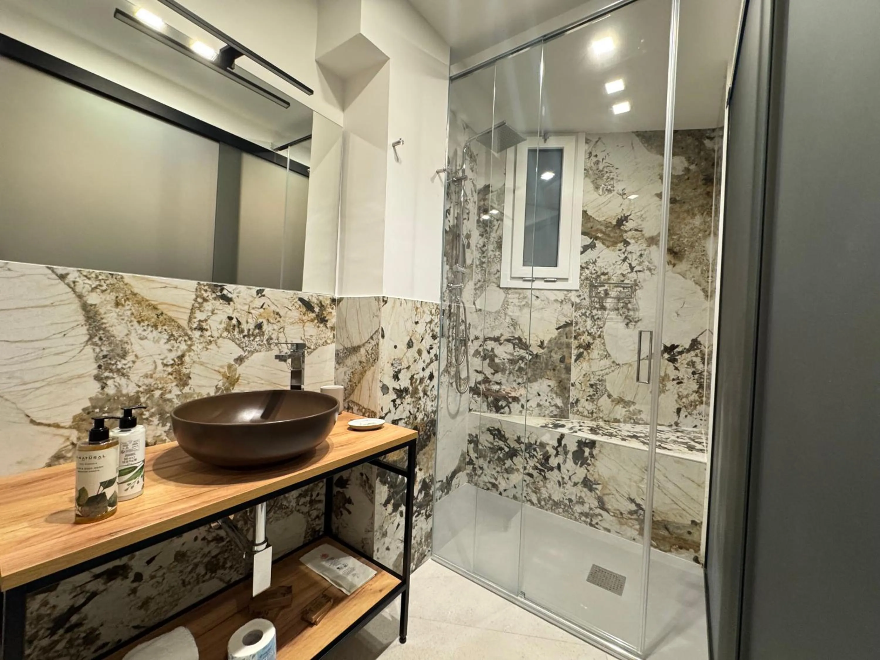 Shower in Hart Boutique Hotel