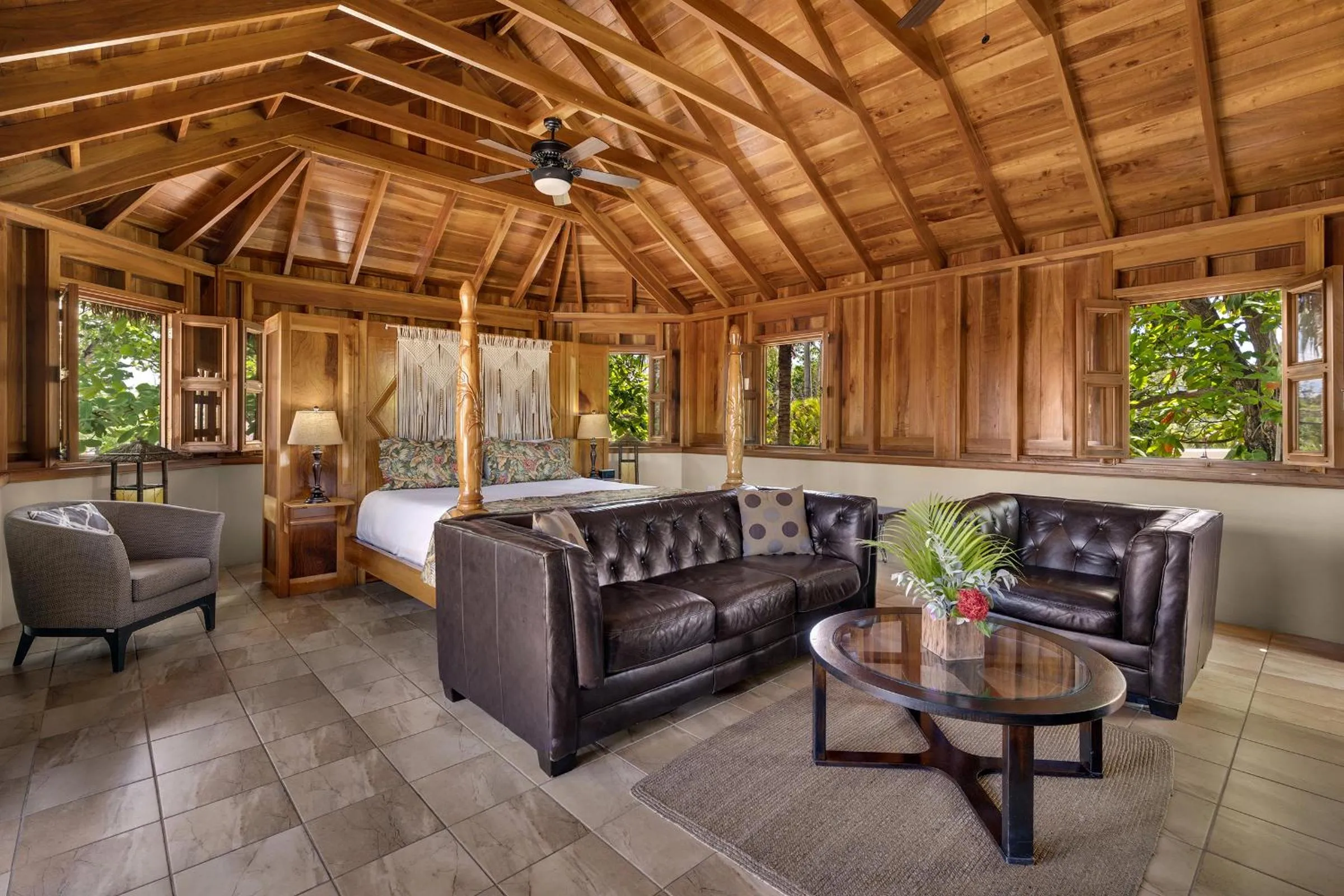 Seating area in Ocean Cliff Hotel Negril Limited - Adults Only