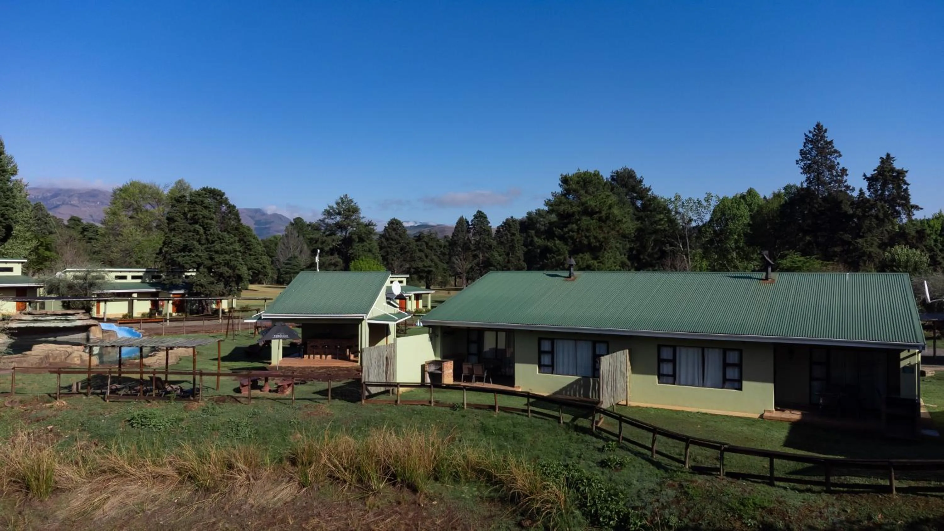 Property building in Gooderson Monks Cowl Golf Resort