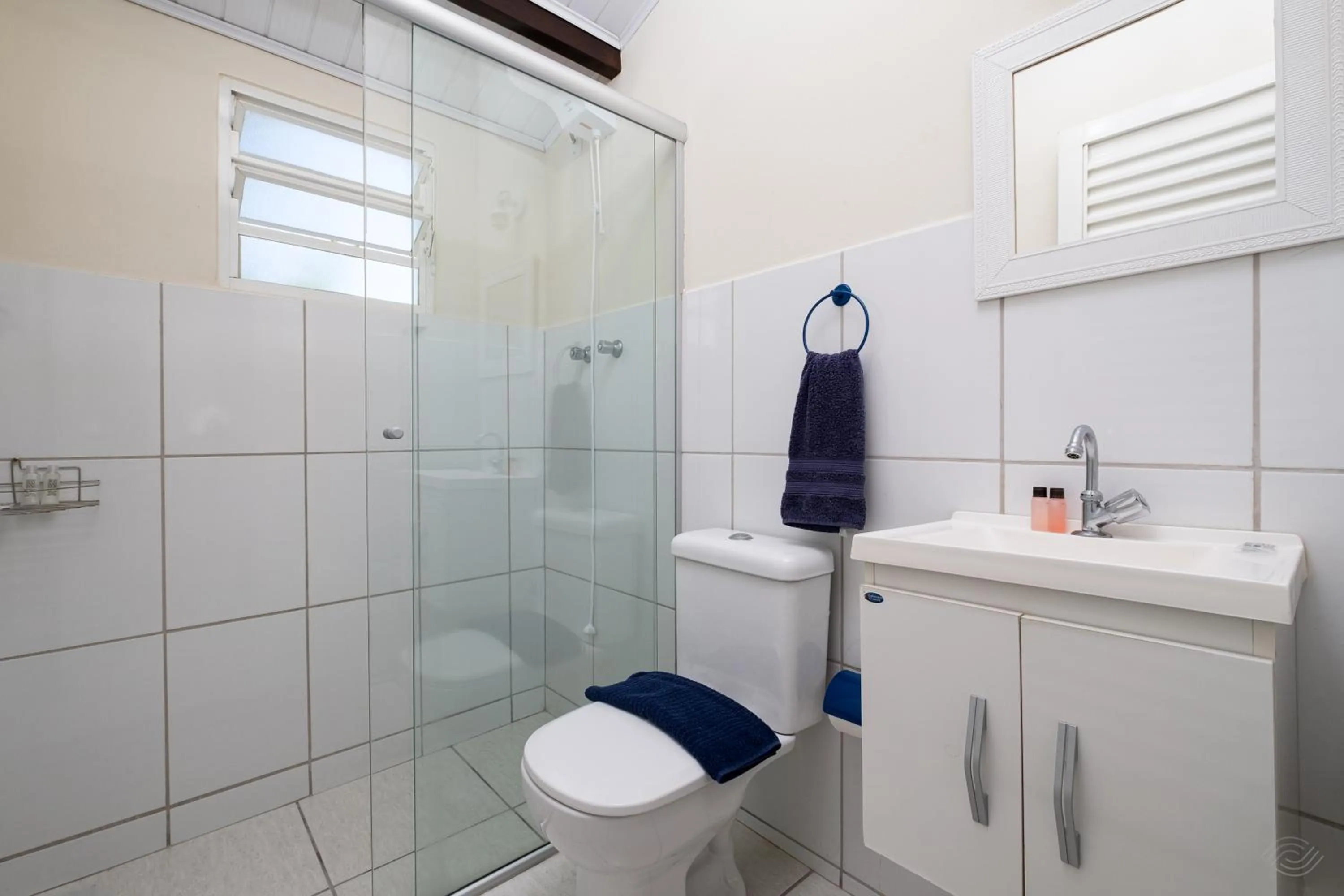 Shower in Pousada Encantos de Socorro