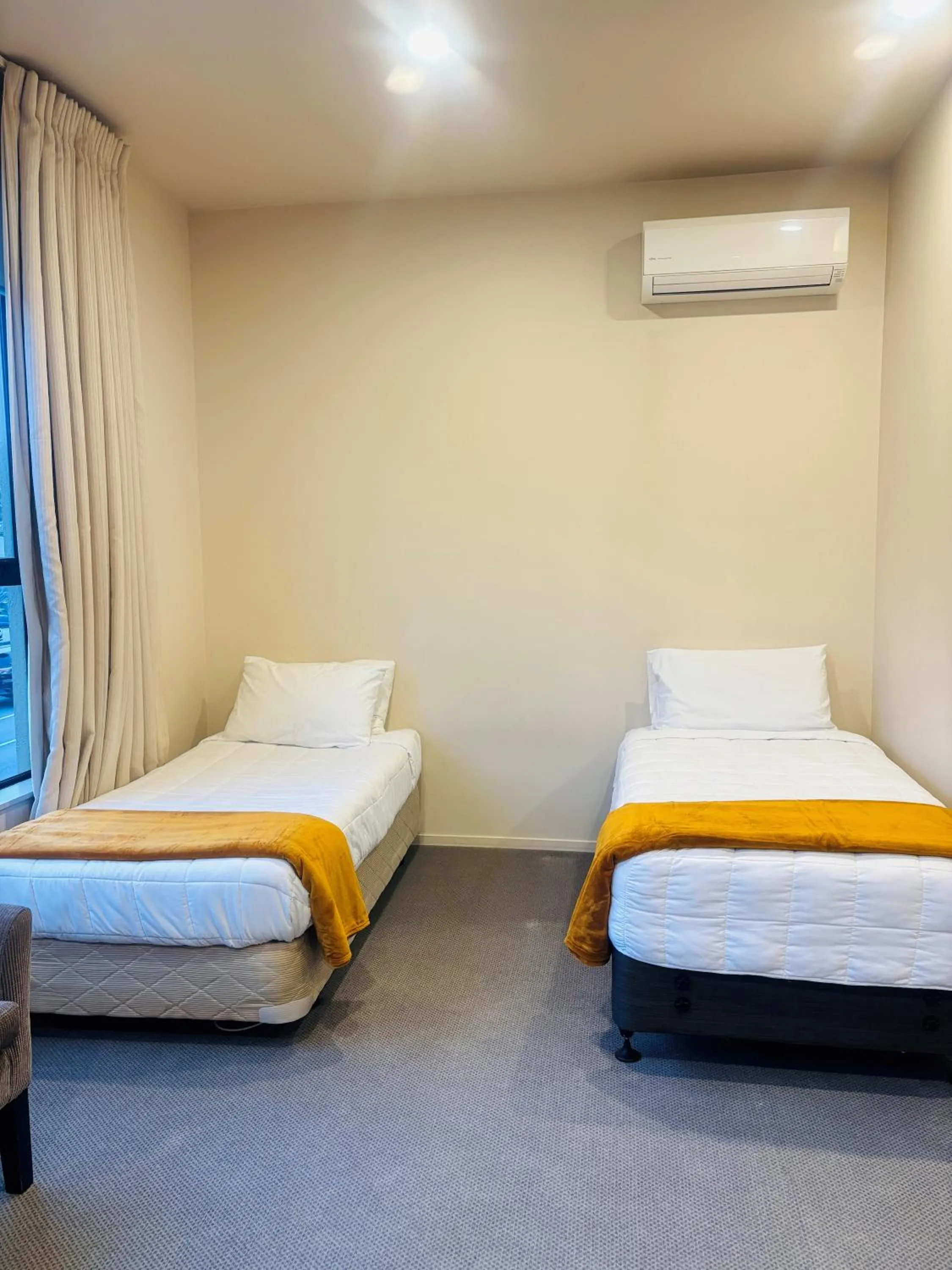 Bed in Southgate Motor Inn