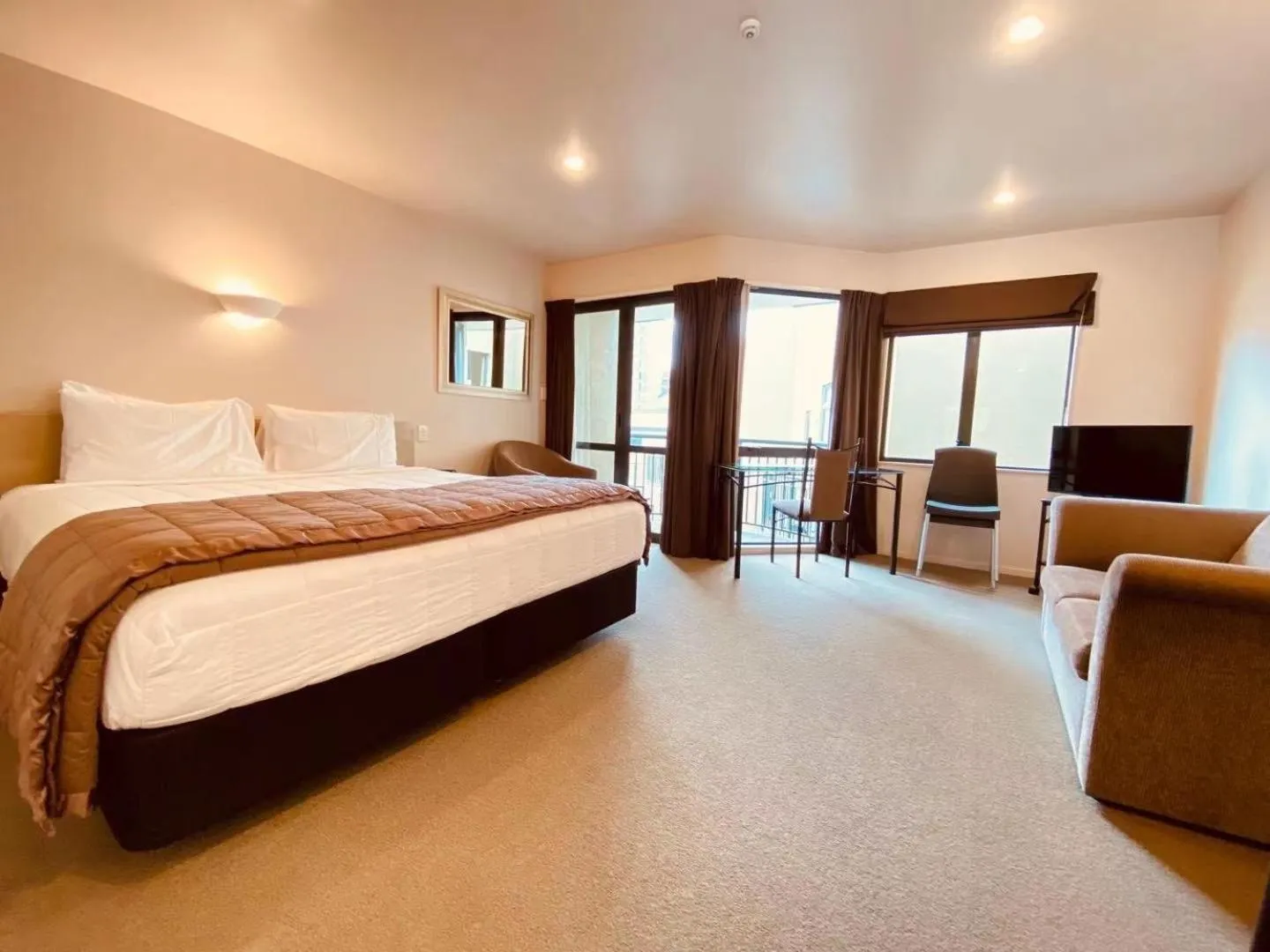 Bed in Southgate Motor Inn