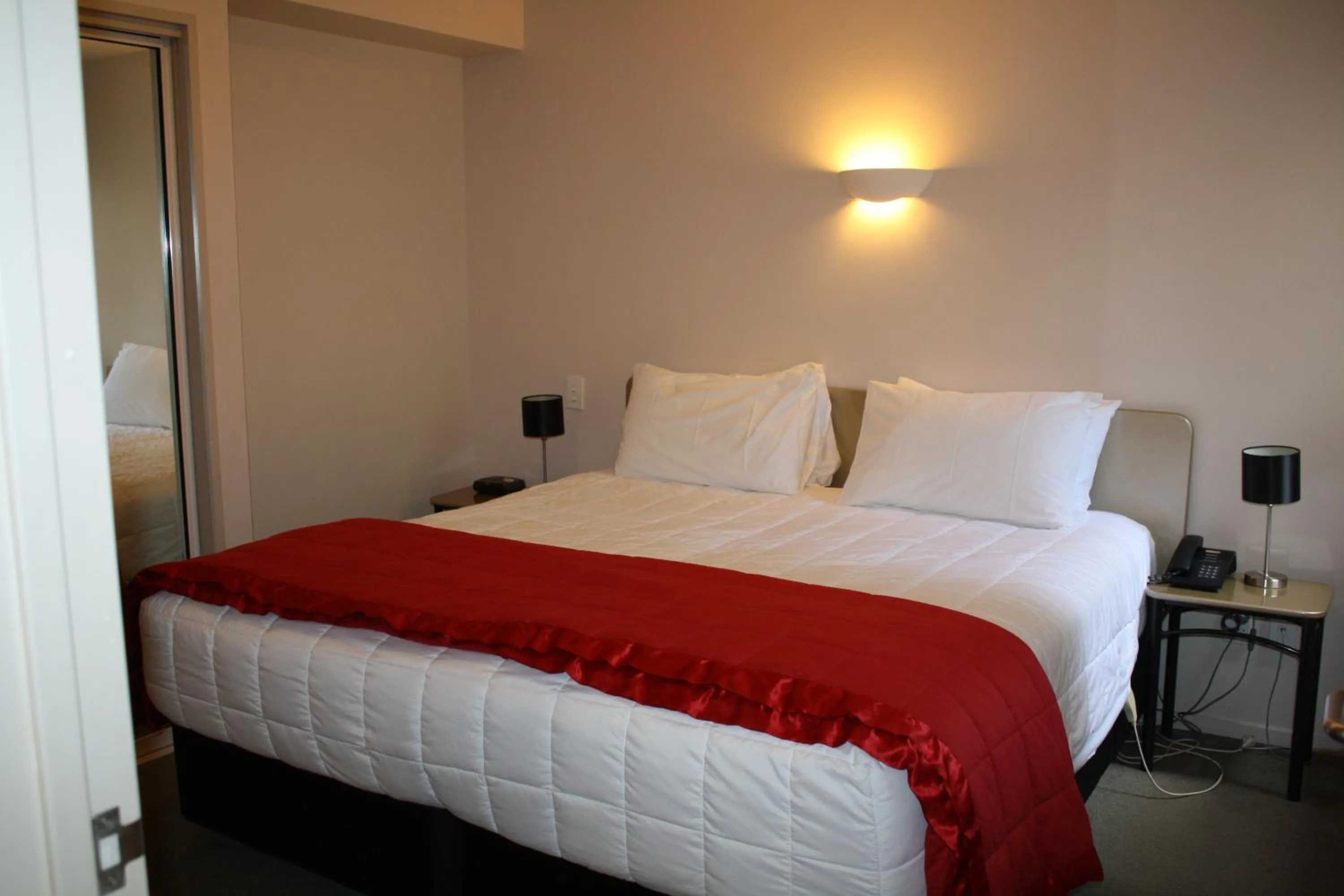 Bed in Southgate Motor Inn