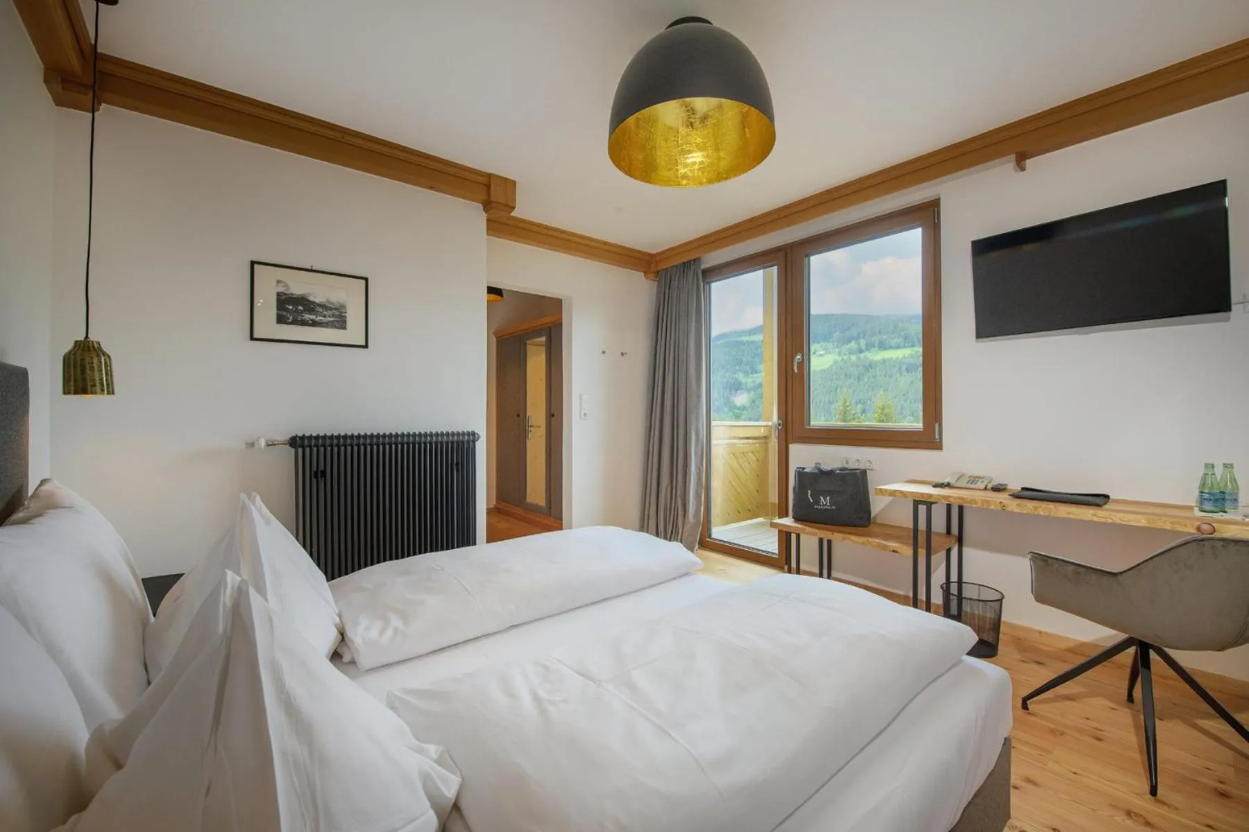 Bed in Hotel Moselebauer