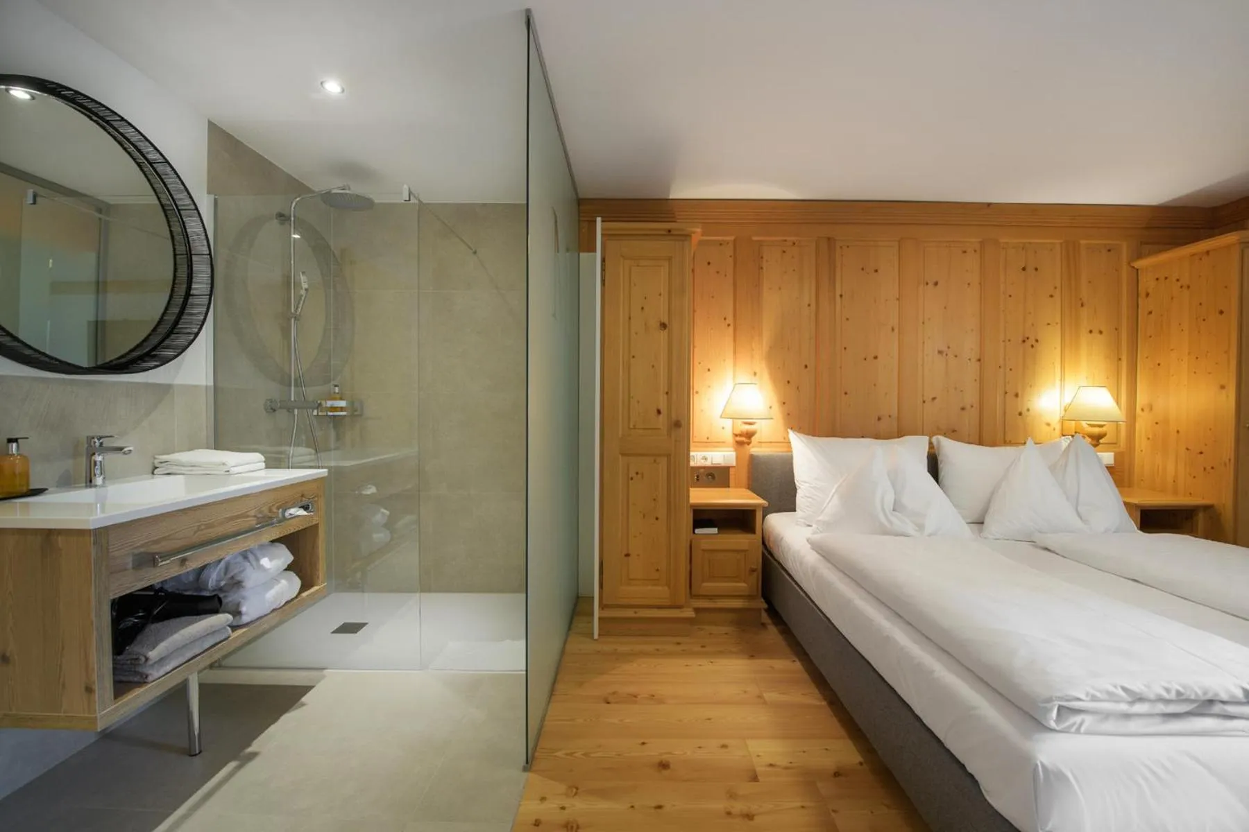 Photo of the whole room, Bed in Hotel Moselebauer