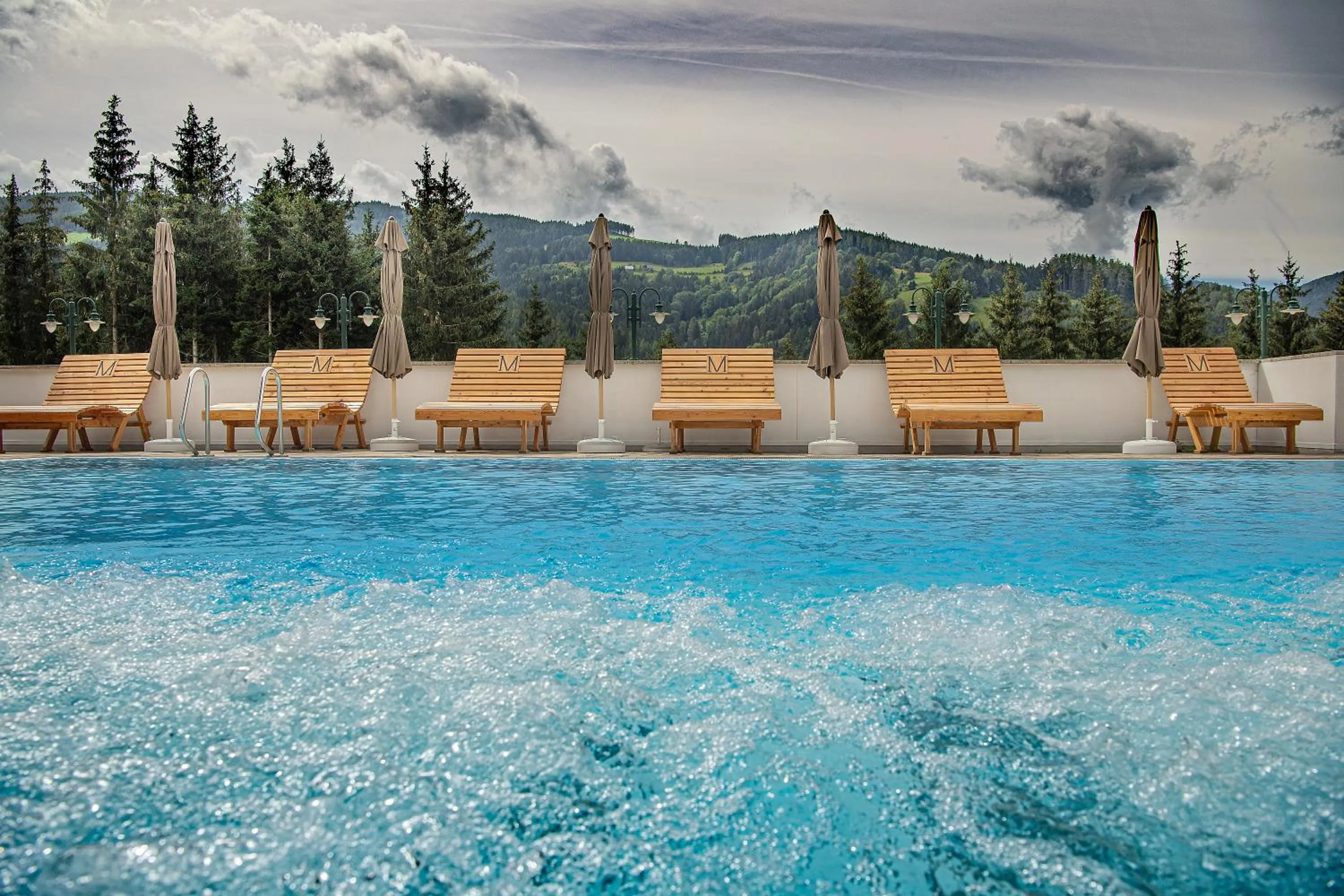 Swimming pool in Hotel Moselebauer