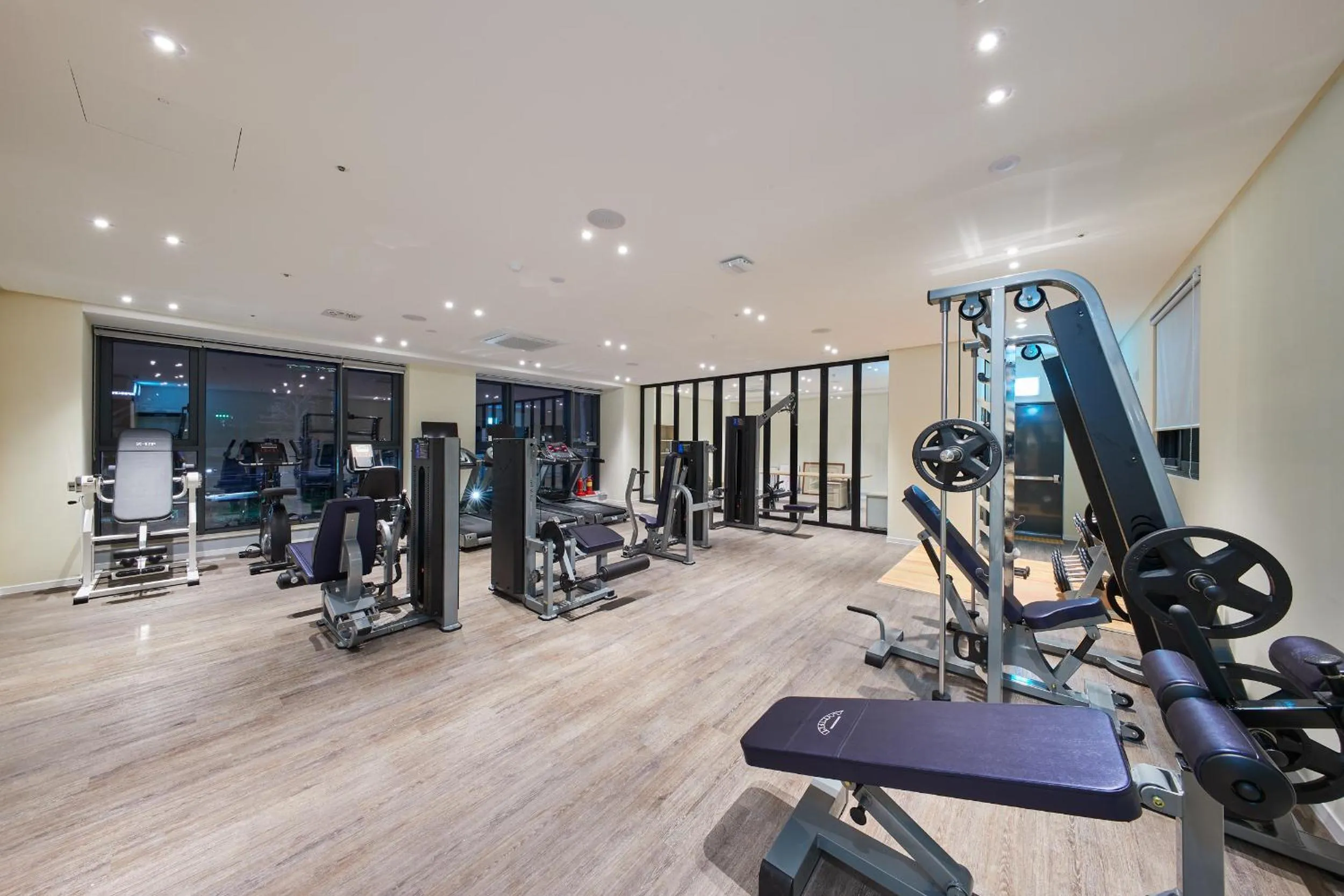 Fitness centre/facilities in Gwangju H1 Hotel