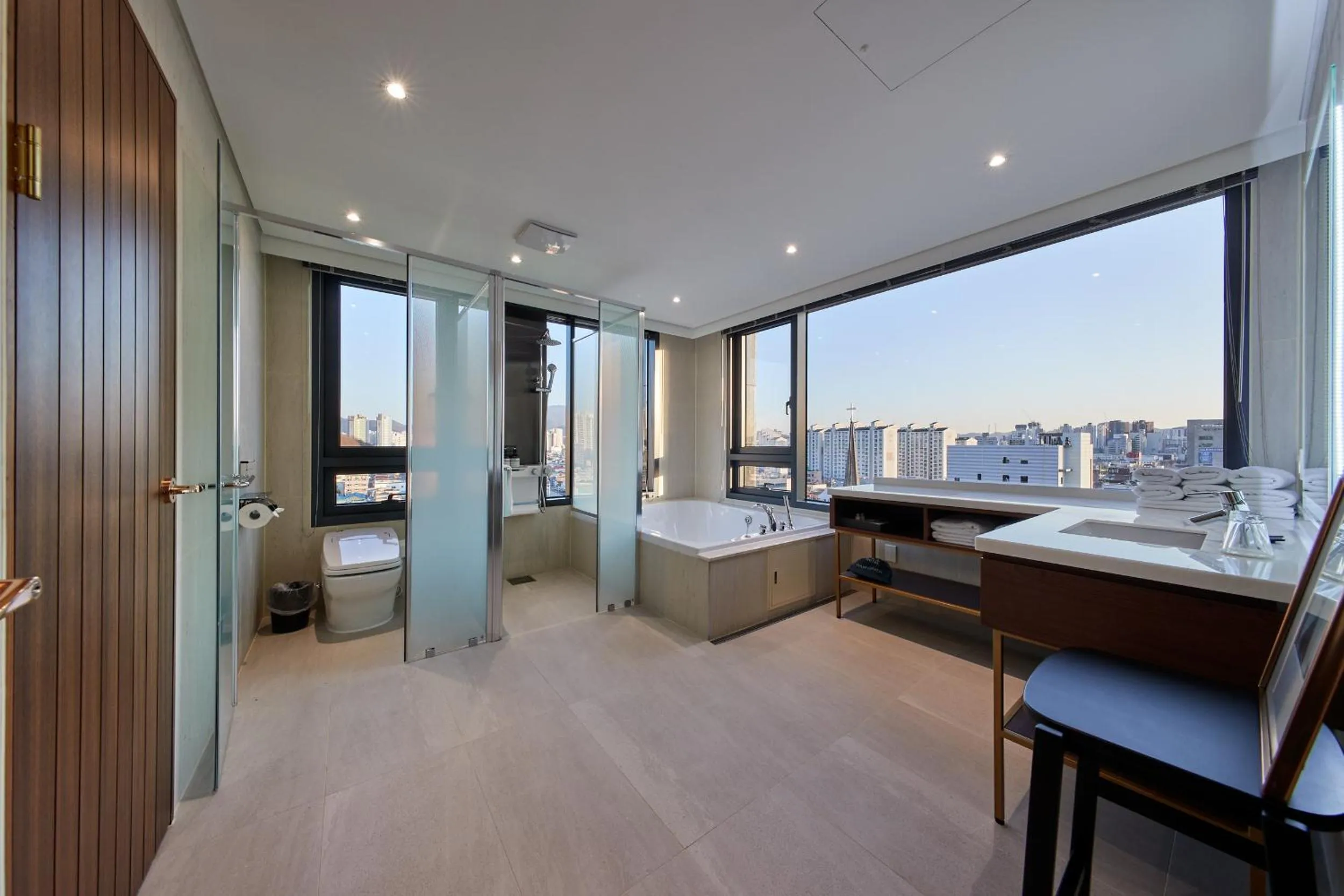 Bathroom in Gwangju H1 Hotel