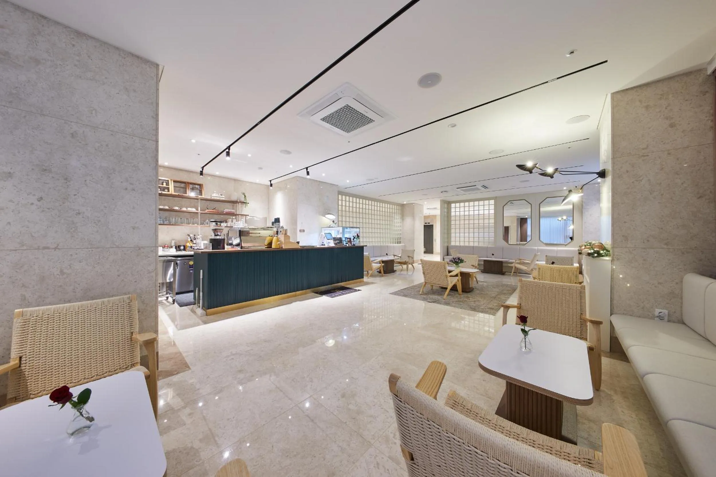 Restaurant/places to eat in Gwangju H1 Hotel