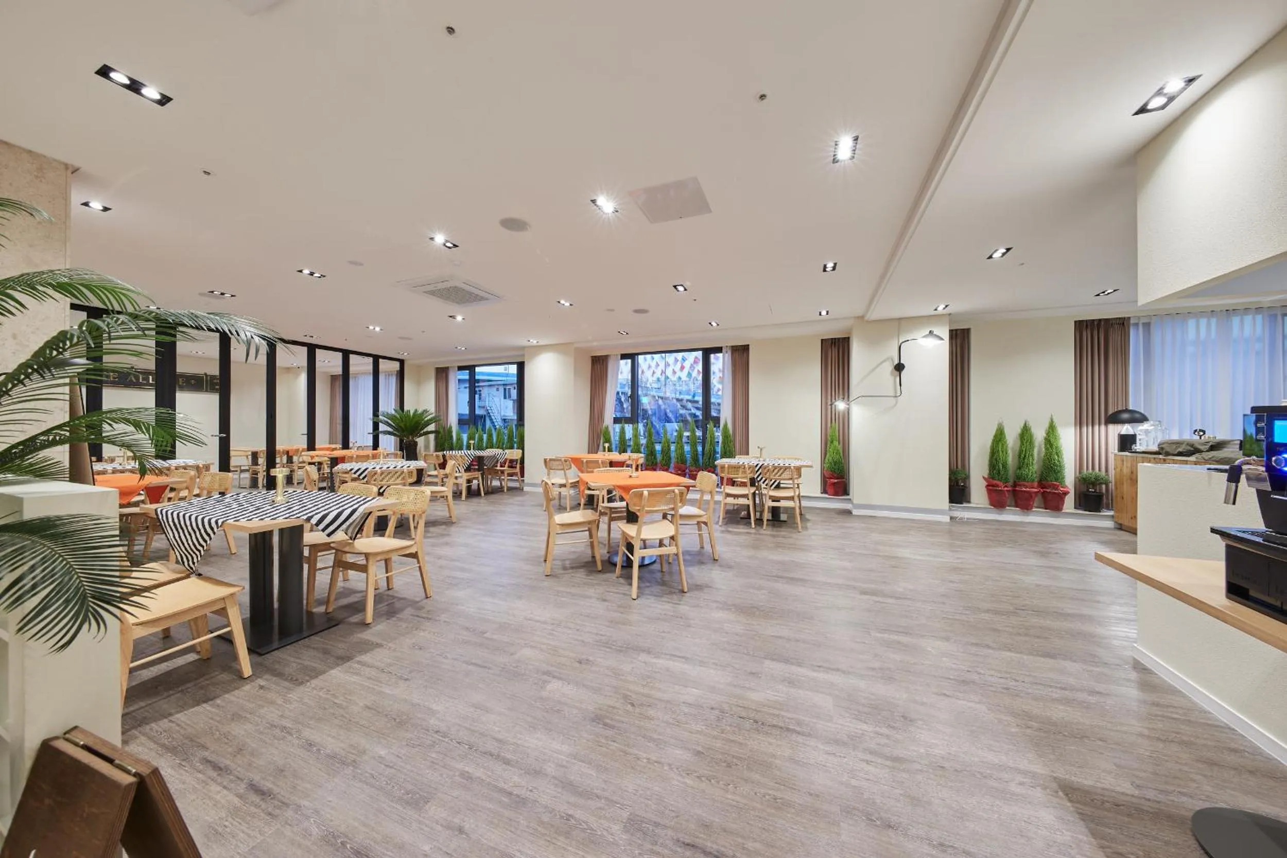 Restaurant/places to eat in Gwangju H1 Hotel