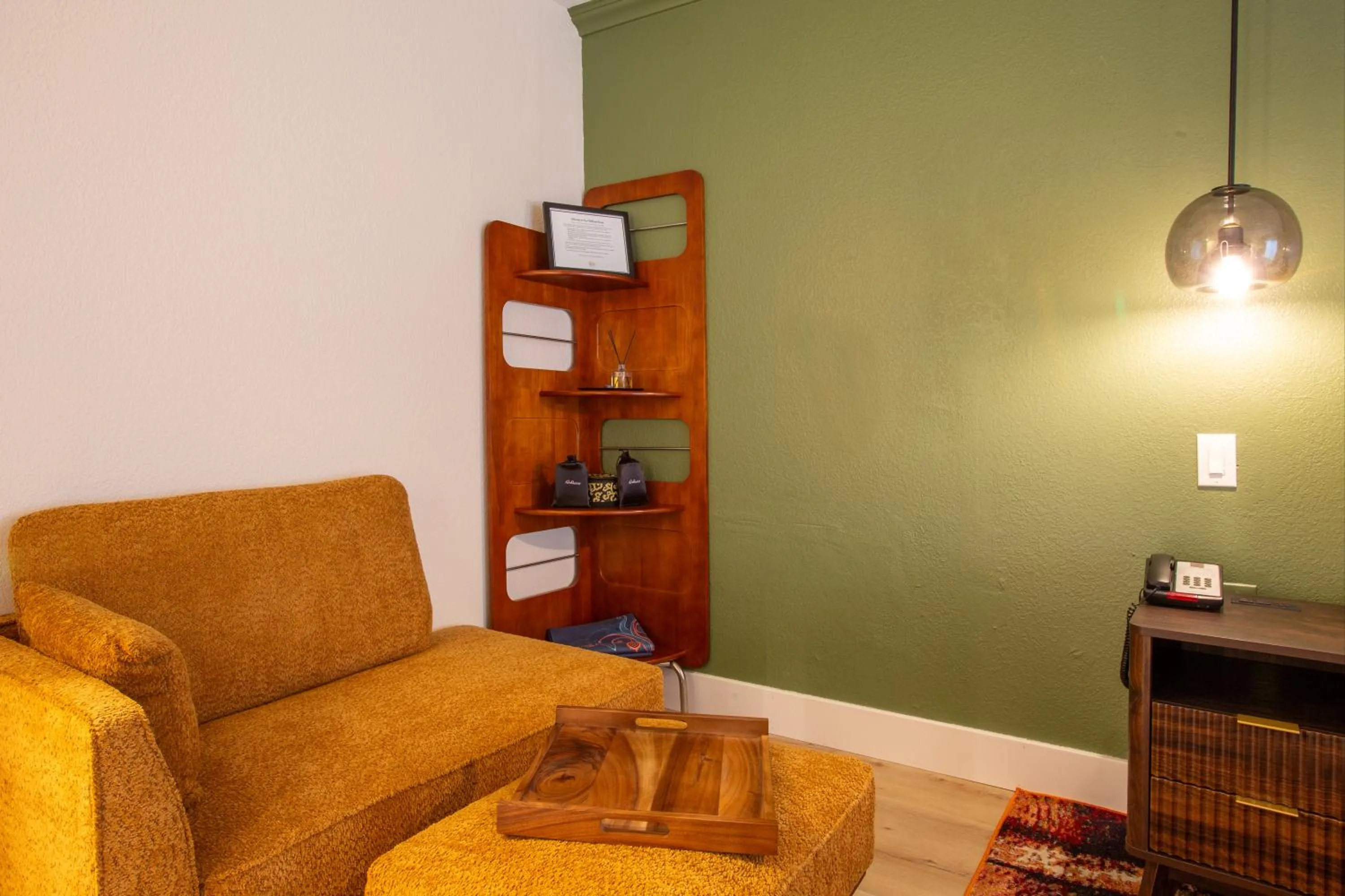 Seating area in Arroyo Pinion Hotel, an Ascend Collection Hotel