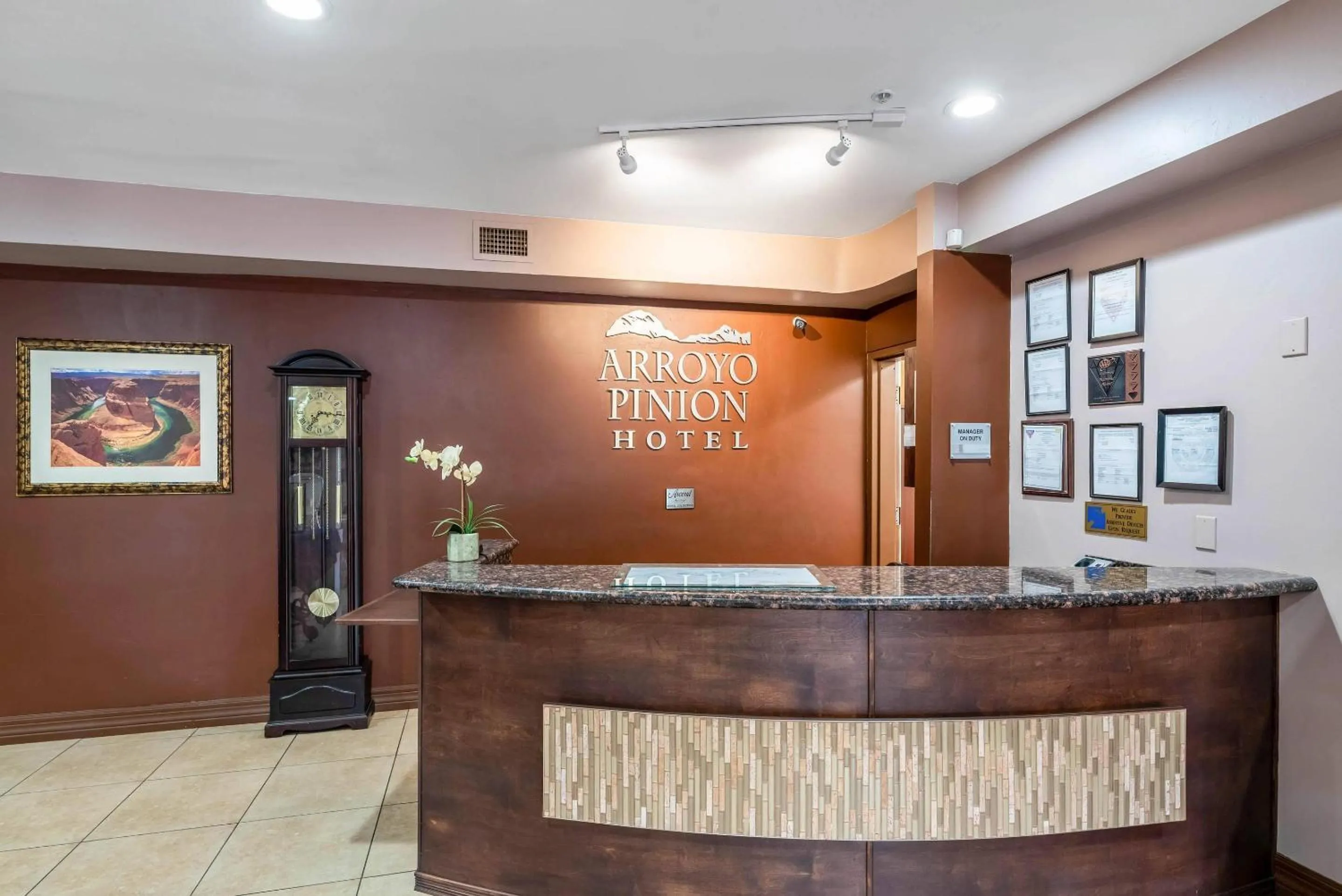 Lobby or reception in Arroyo Pinion Hotel, an Ascend Collection Hotel