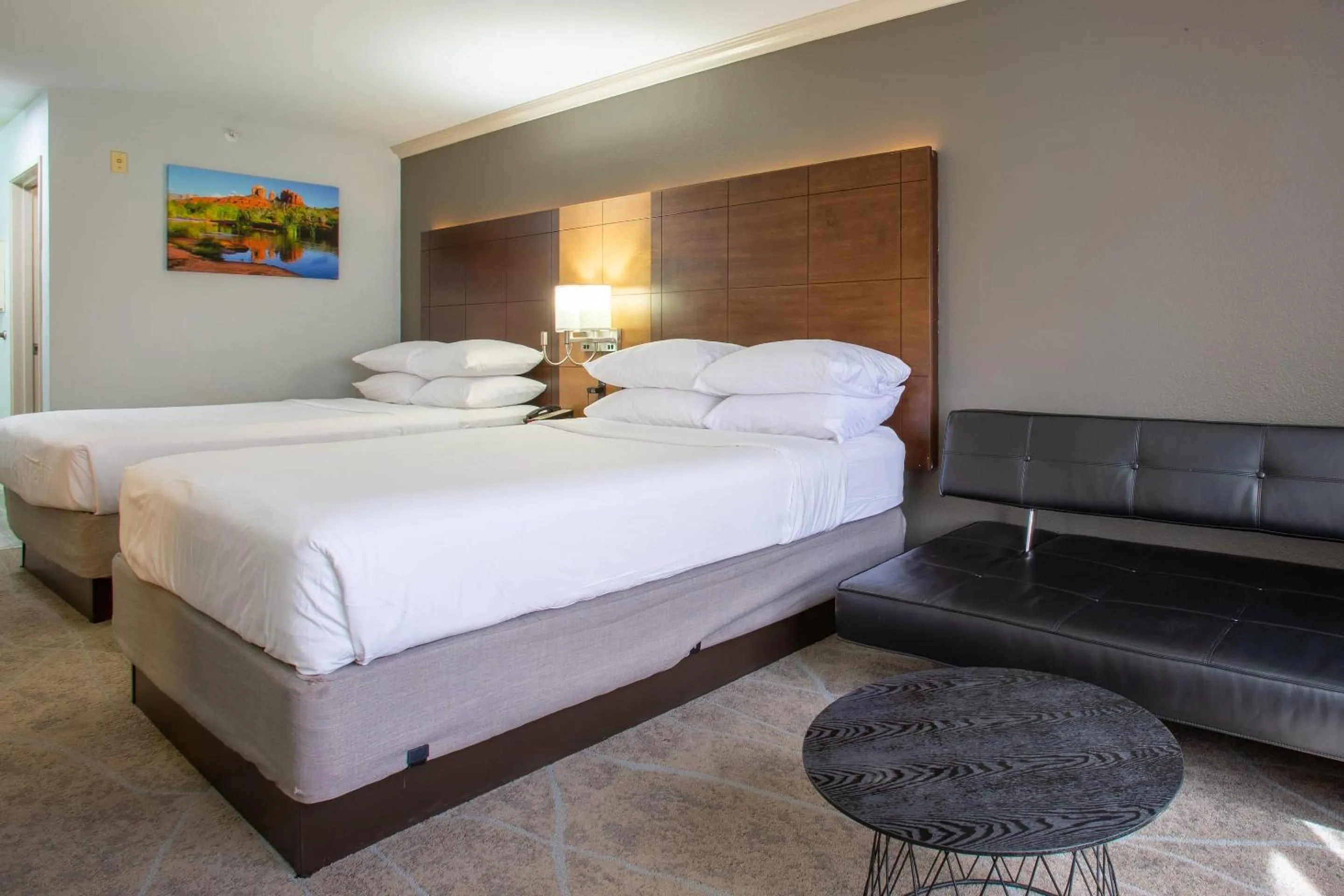 Bedroom, Bed in Arroyo Pinion Hotel, an Ascend Collection Hotel
