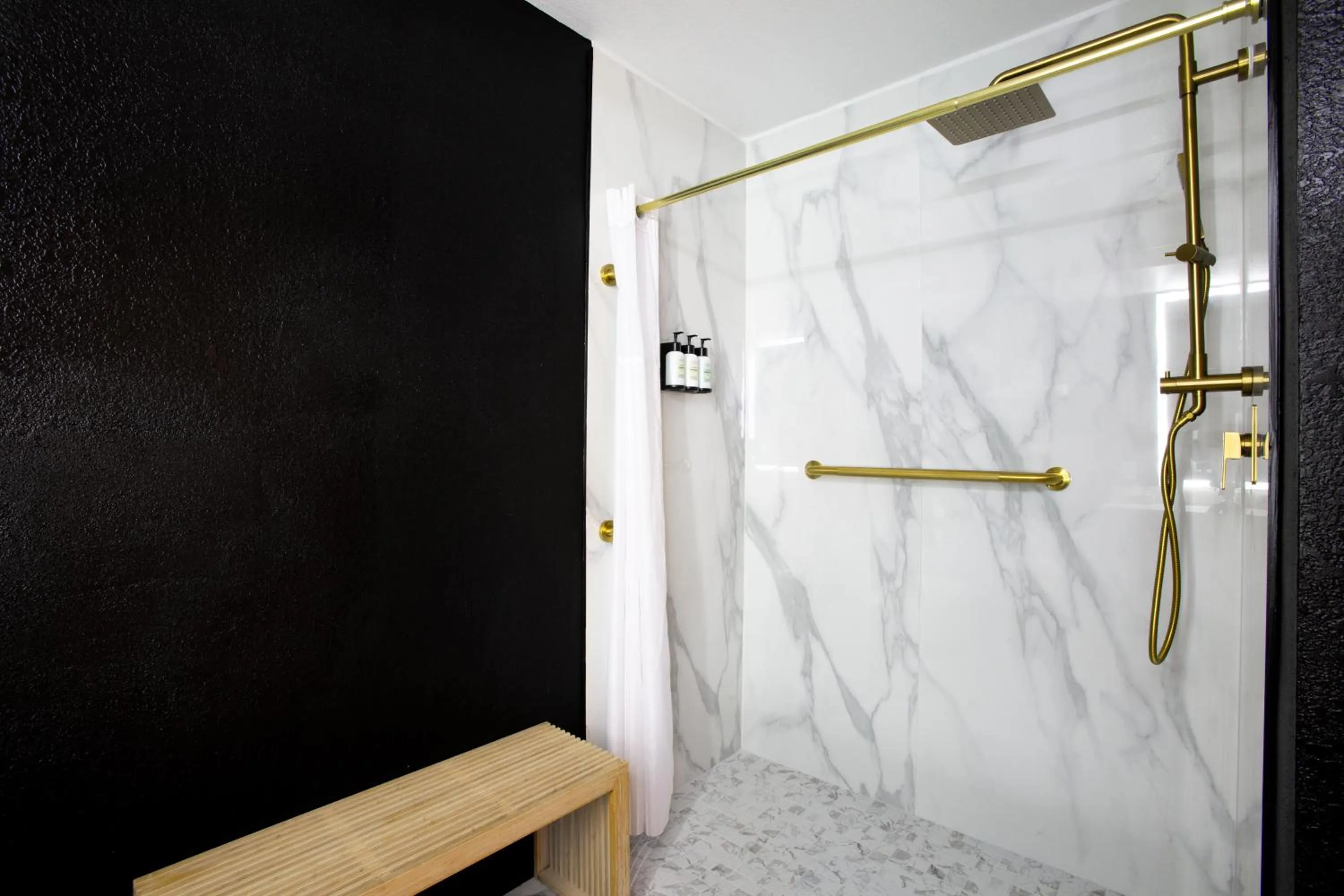 Shower in Arroyo Pinion Hotel, an Ascend Collection Hotel