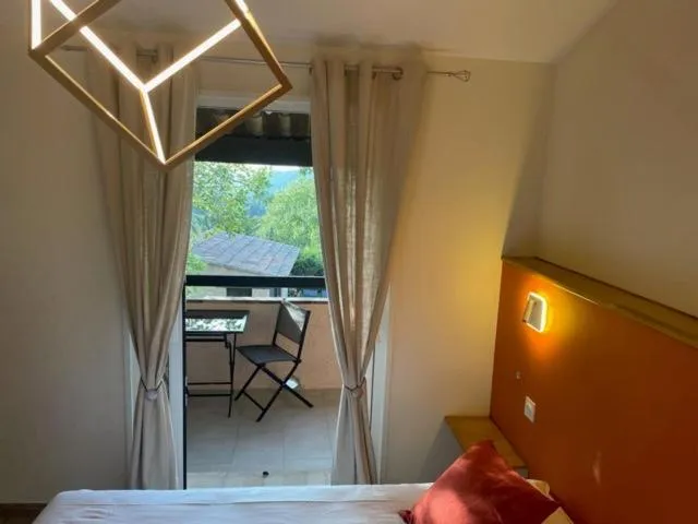 Bedroom, Bed in L'Estirado des Adrets