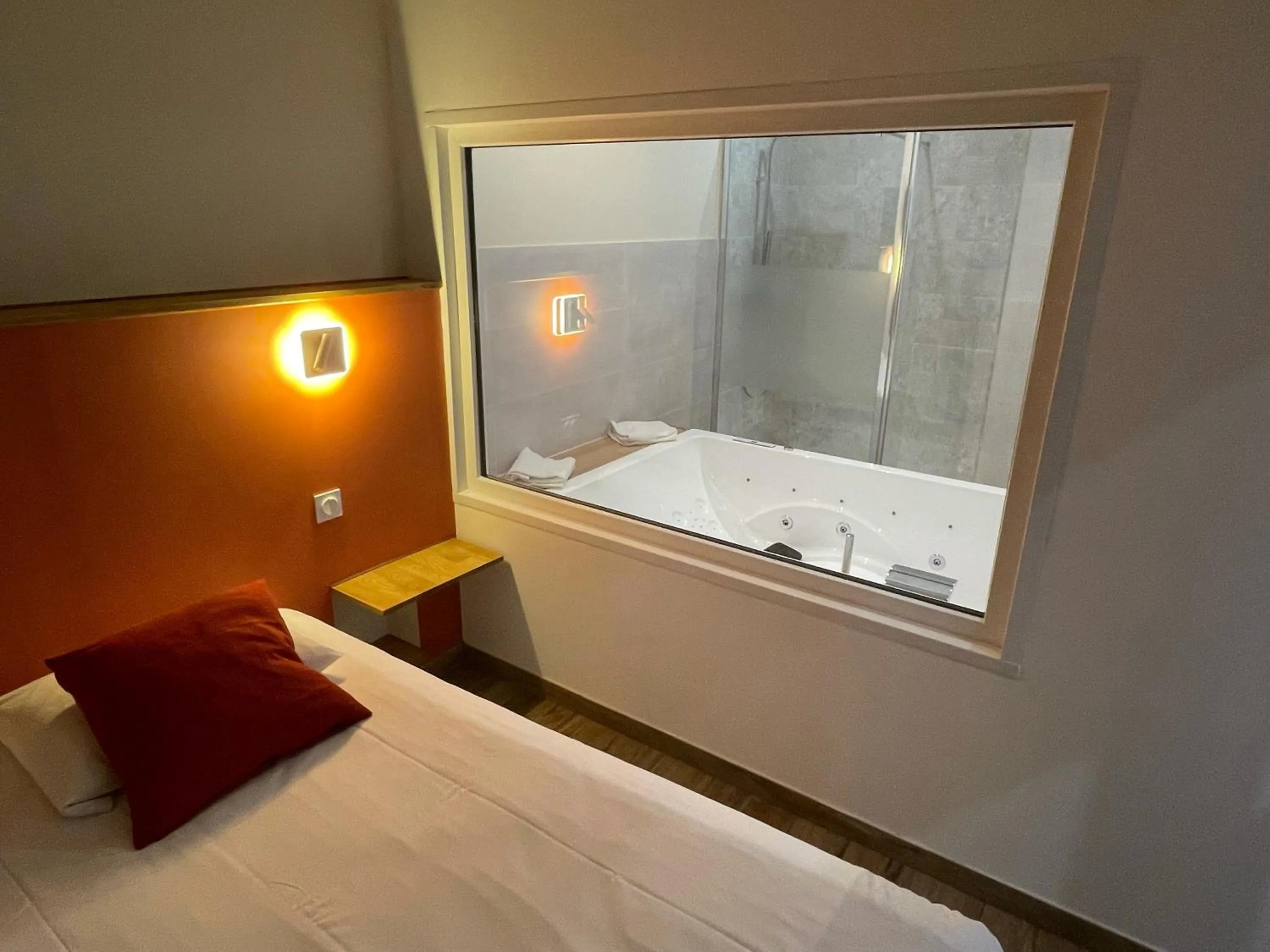 Bedroom, Bed in L'Estirado des Adrets