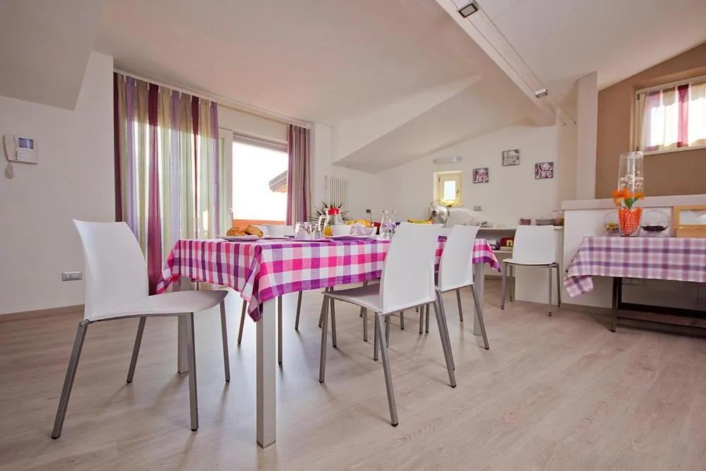 Restaurant/places to eat in Il Sogno