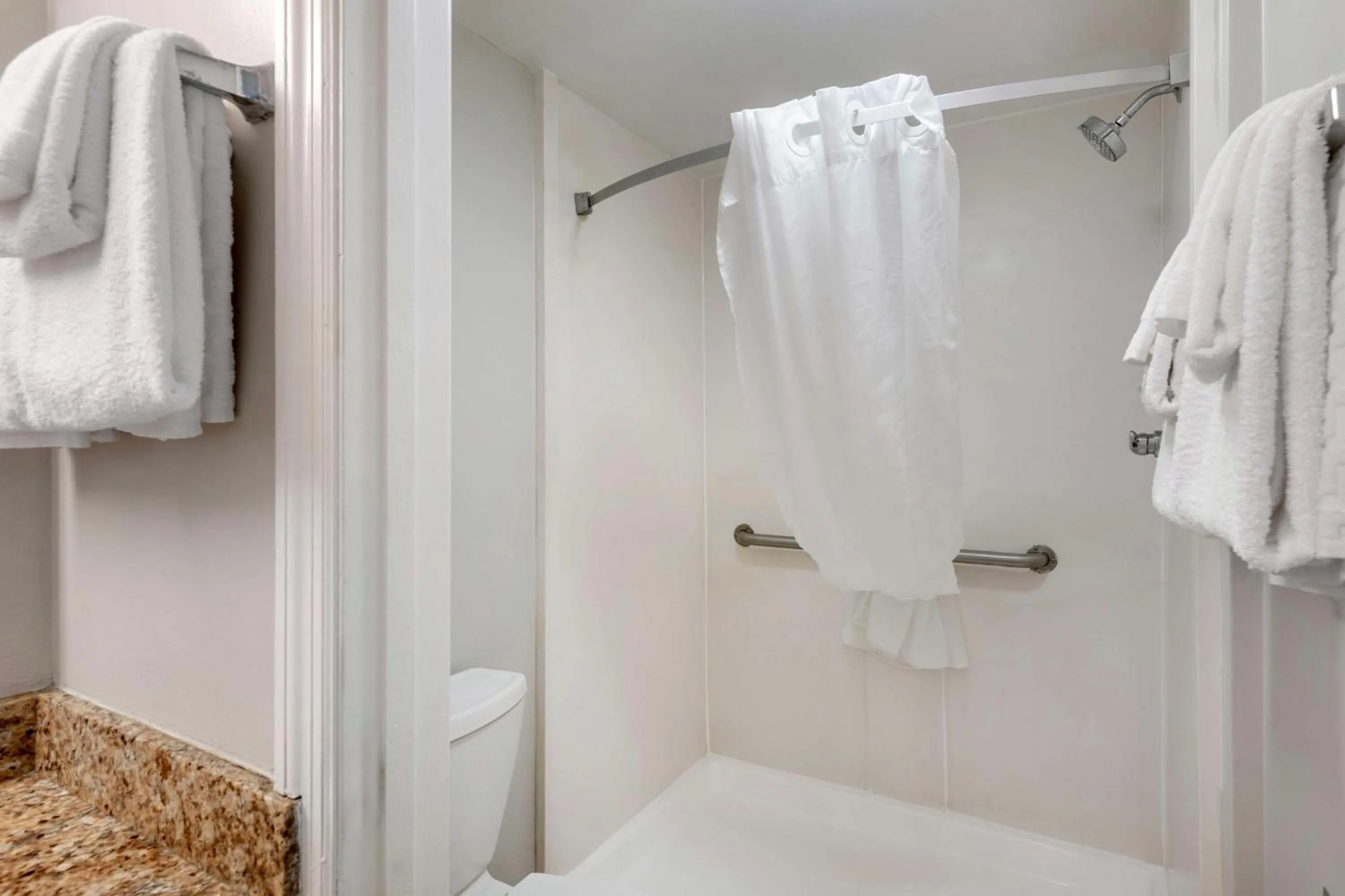 Bathroom in Best Western Cocoa Beach - Port Canaveral