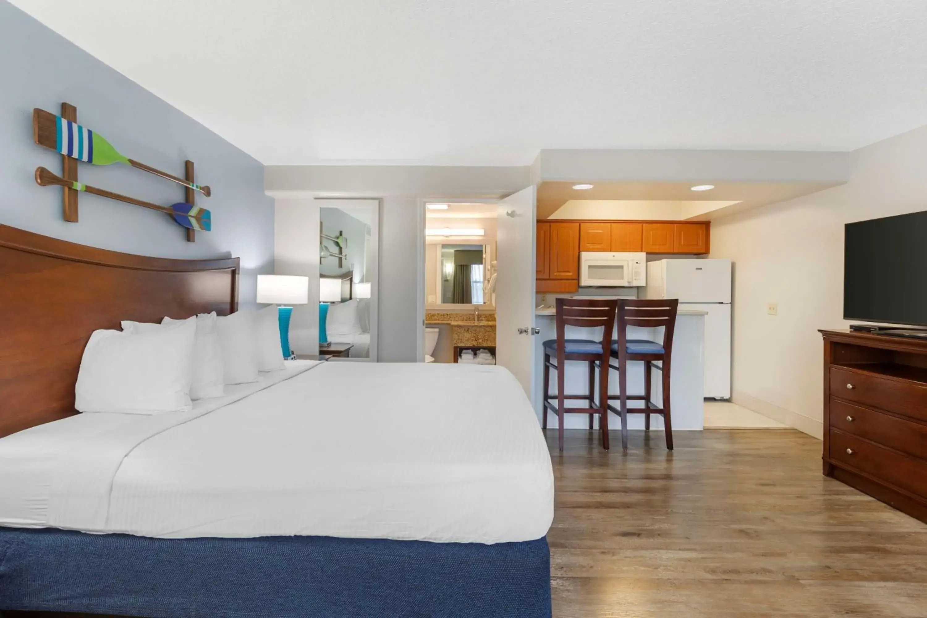 King Room with Roll-In Shower and Partial Ocean View - Disability/Non-Smoking in Best Western Cocoa Beach - Port Canaveral King Room with Roll-In Shower and Partial Ocean View - Disability/Non-Smoking in Best Western Cocoa Beach - Port Canaveral