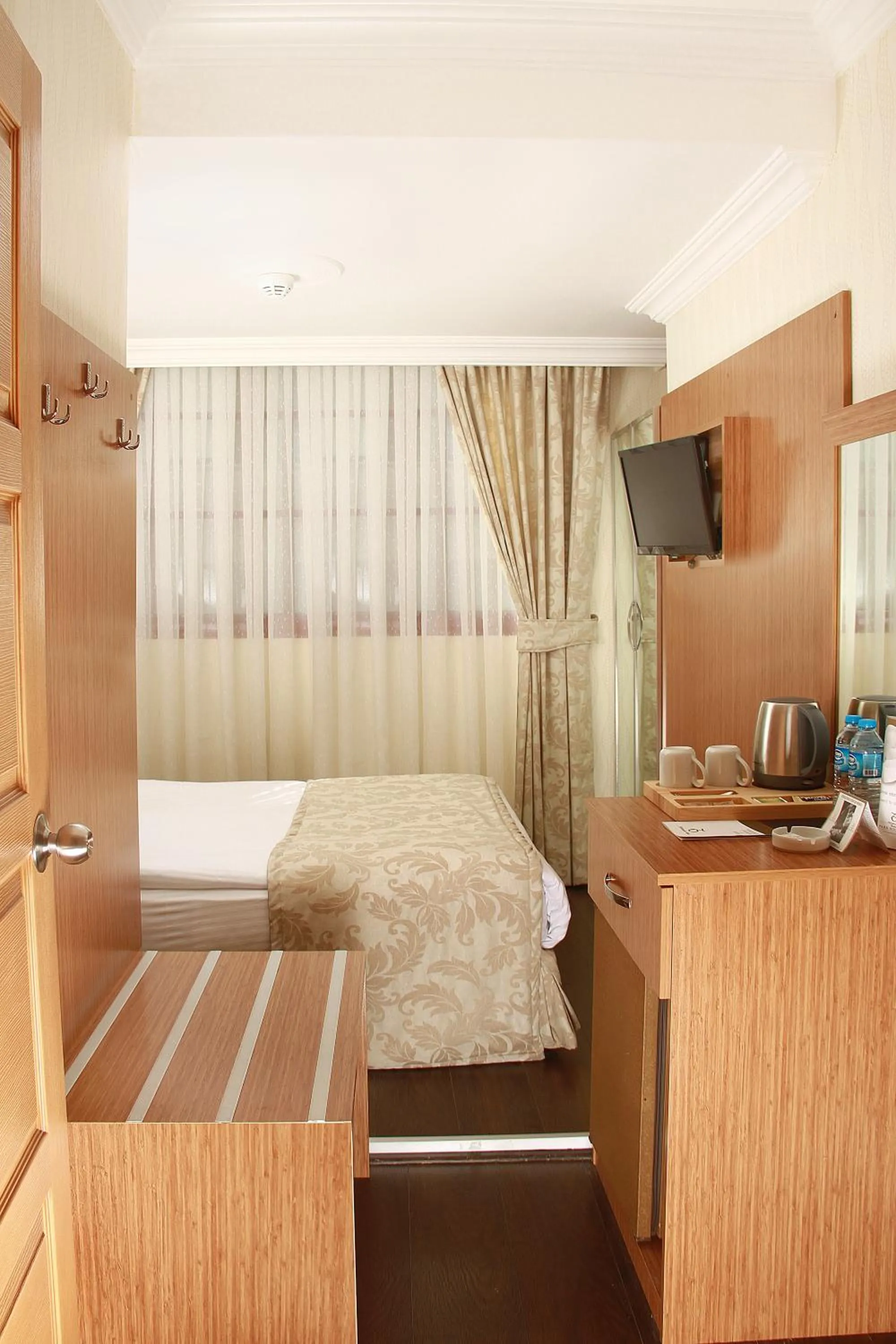 Photo of the whole room, Bed in Kozan City Hotel