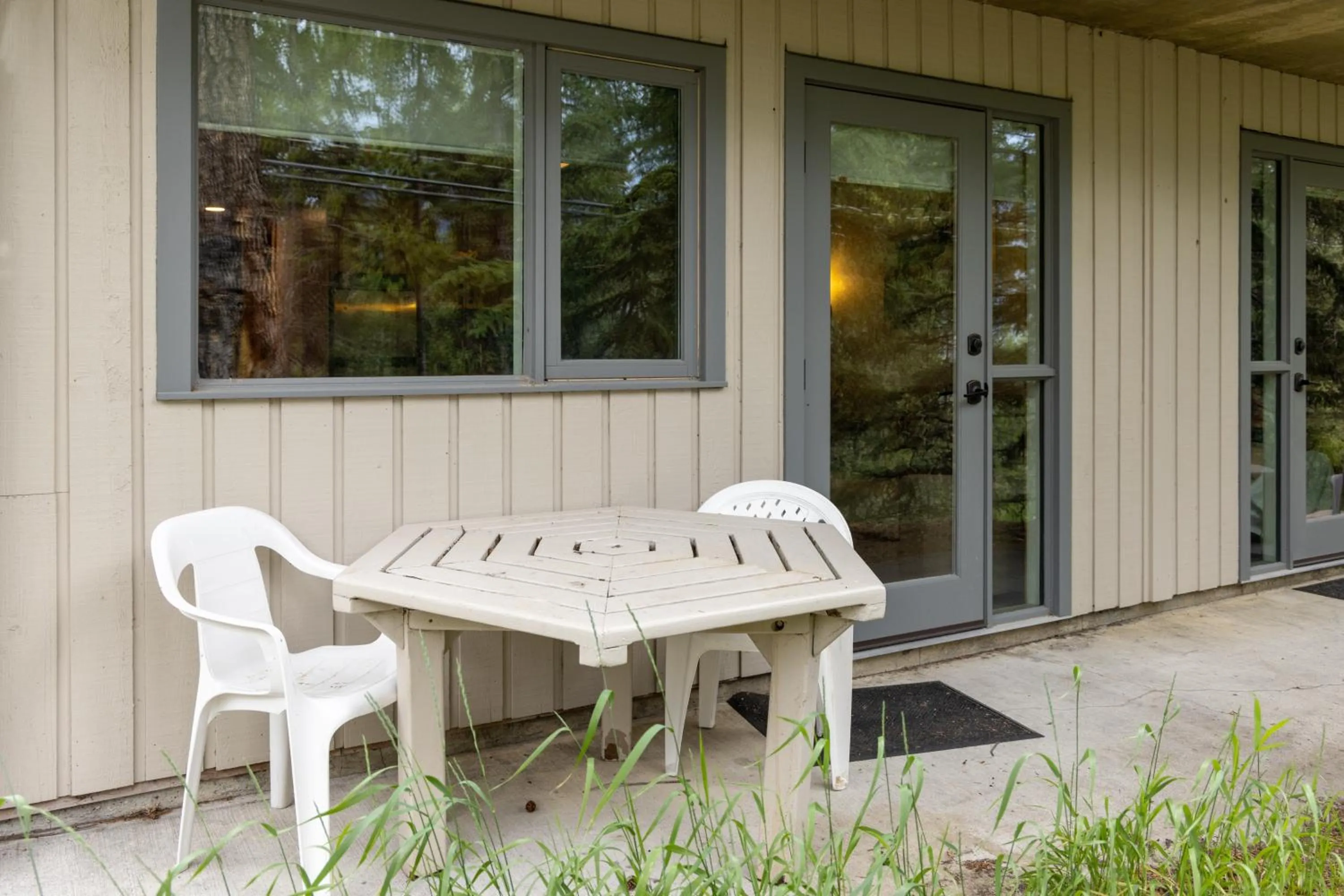 Tunnel Mountain Resort