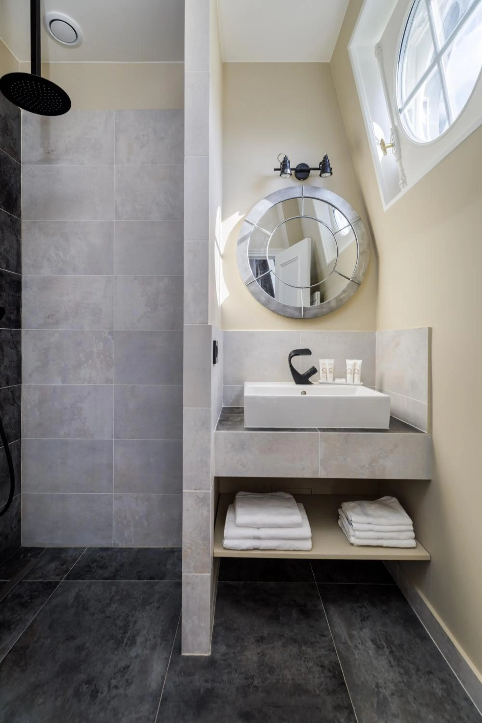 Bathroom in L'Hôtel Particulier - Paris Asnières