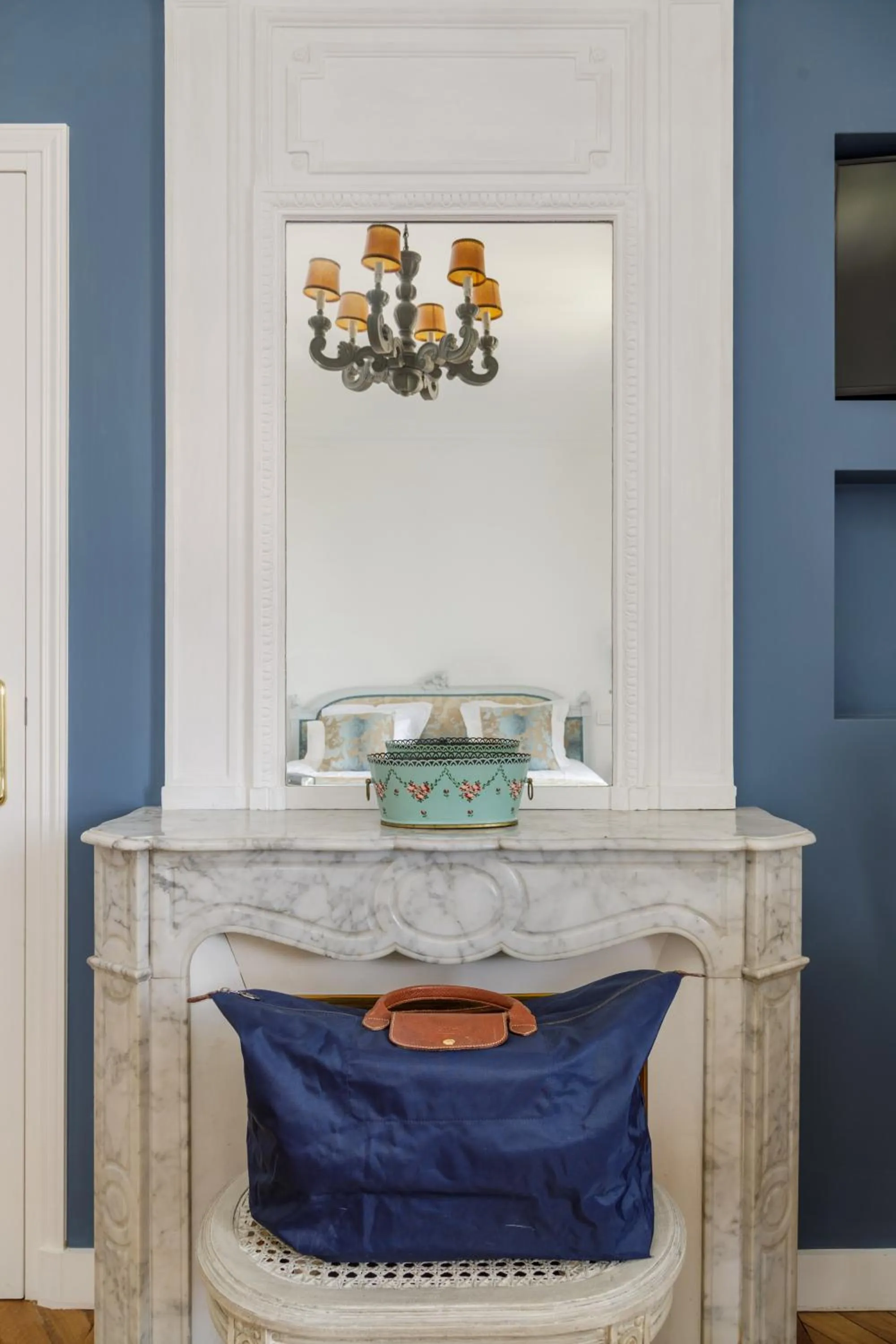 flat iron in L'Hôtel Particulier - Paris Asnières