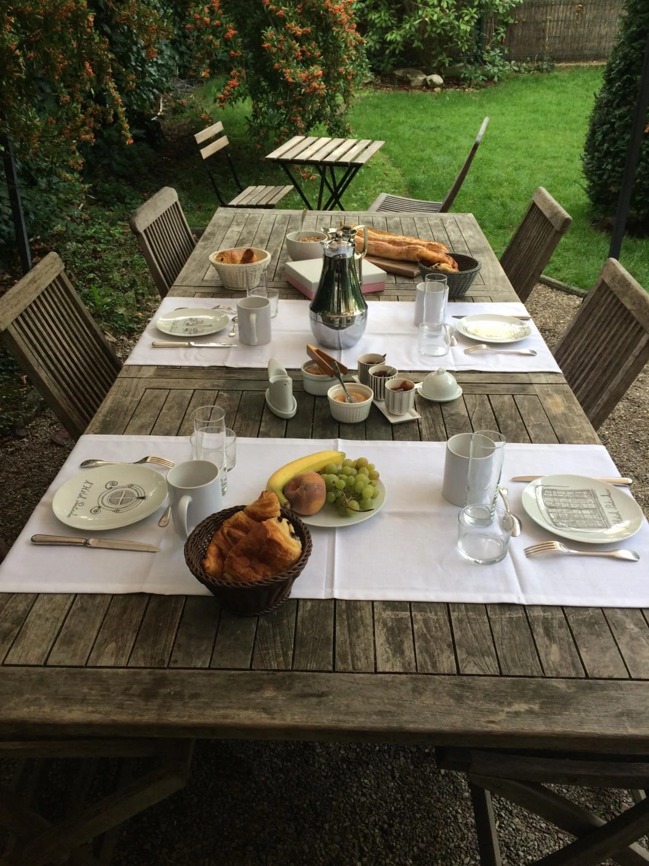 Breakfast in L'Hôtel Particulier - Paris Asnières