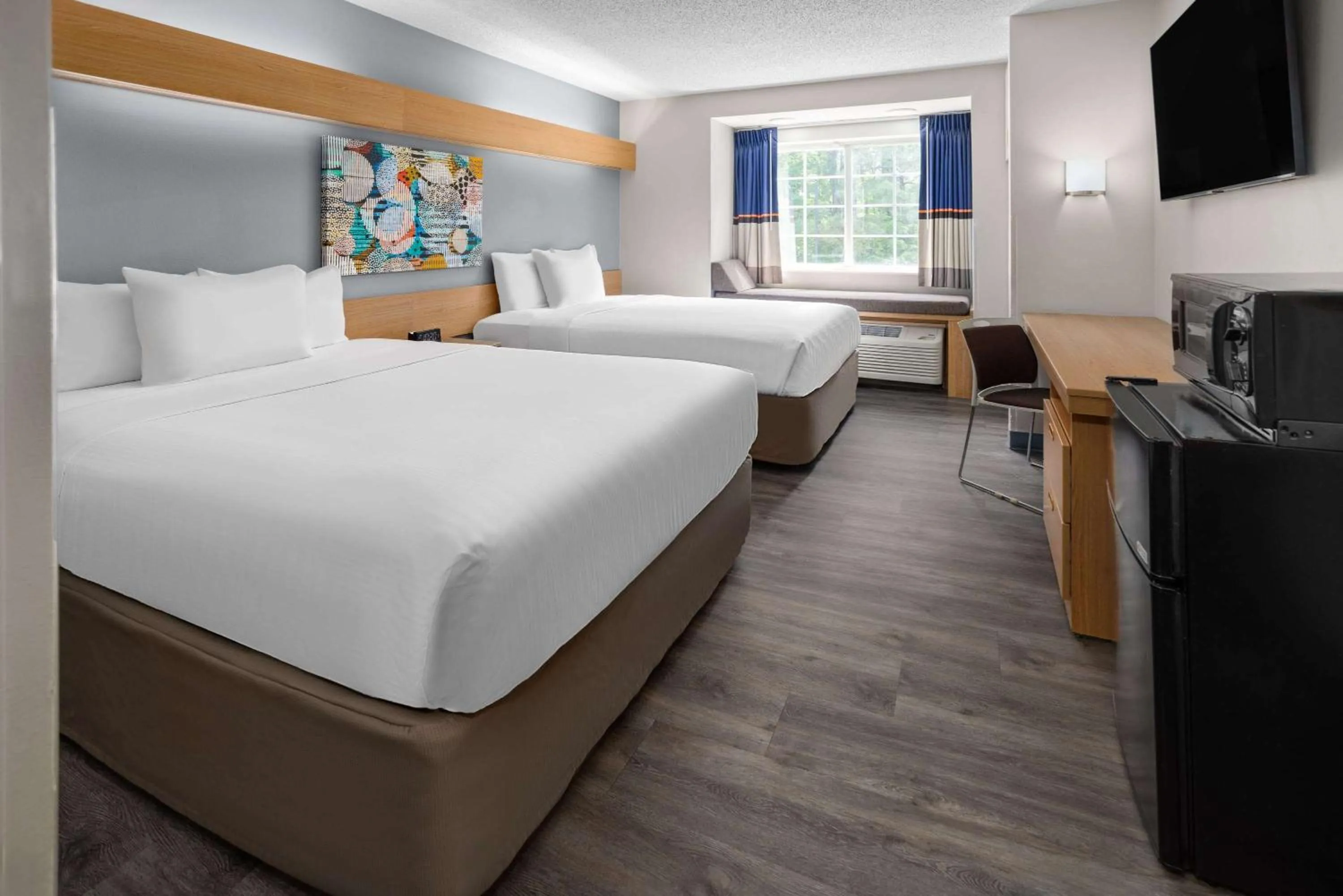 Photo of the whole room, Bed in Microtel Inn by Wyndham Raleigh-Durham Airport