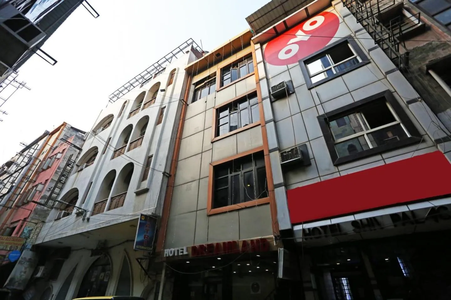 Property building in Hotel Dreamland Dx-5 Mints walk From New Delhi Railways Station