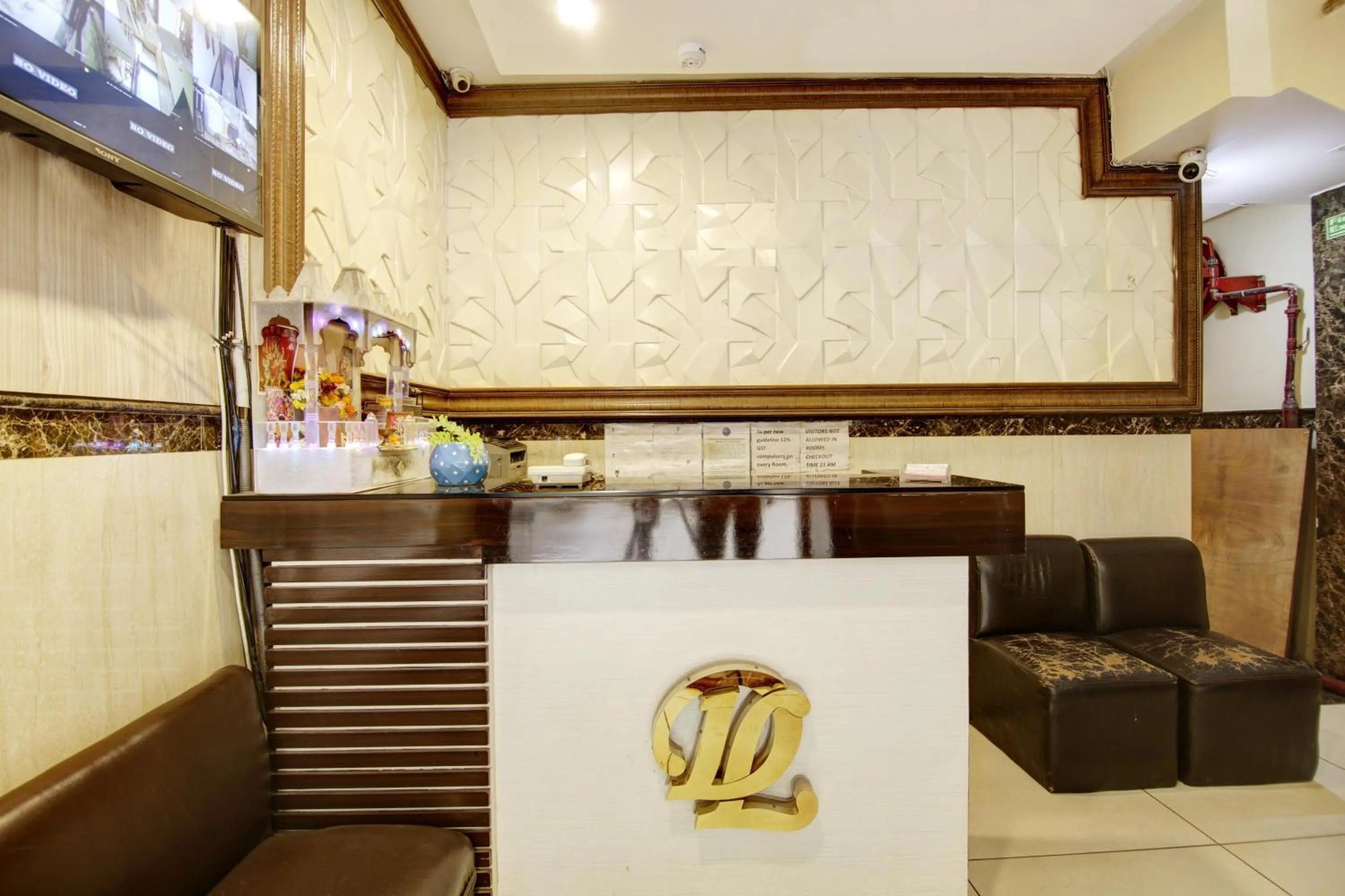 Lobby or reception in Hotel Dreamland Dx-5 Mints walk From New Delhi Railways Station