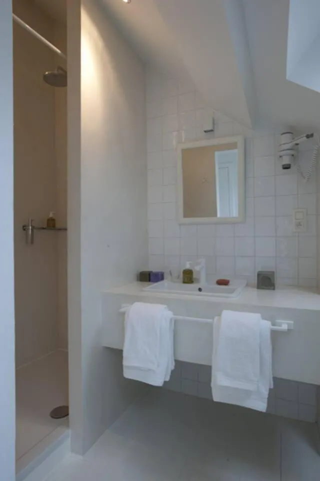 Bathroom in La Maison Haute guesthouse