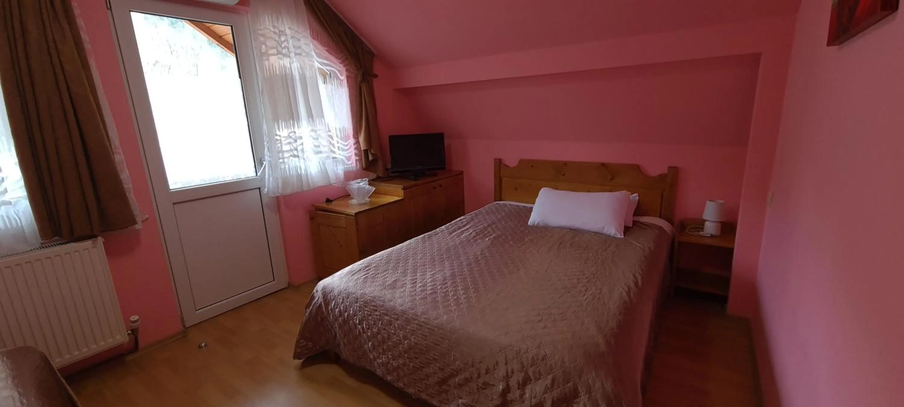 Bed in Pensiunea Aurora - Great Hostel Voineasa